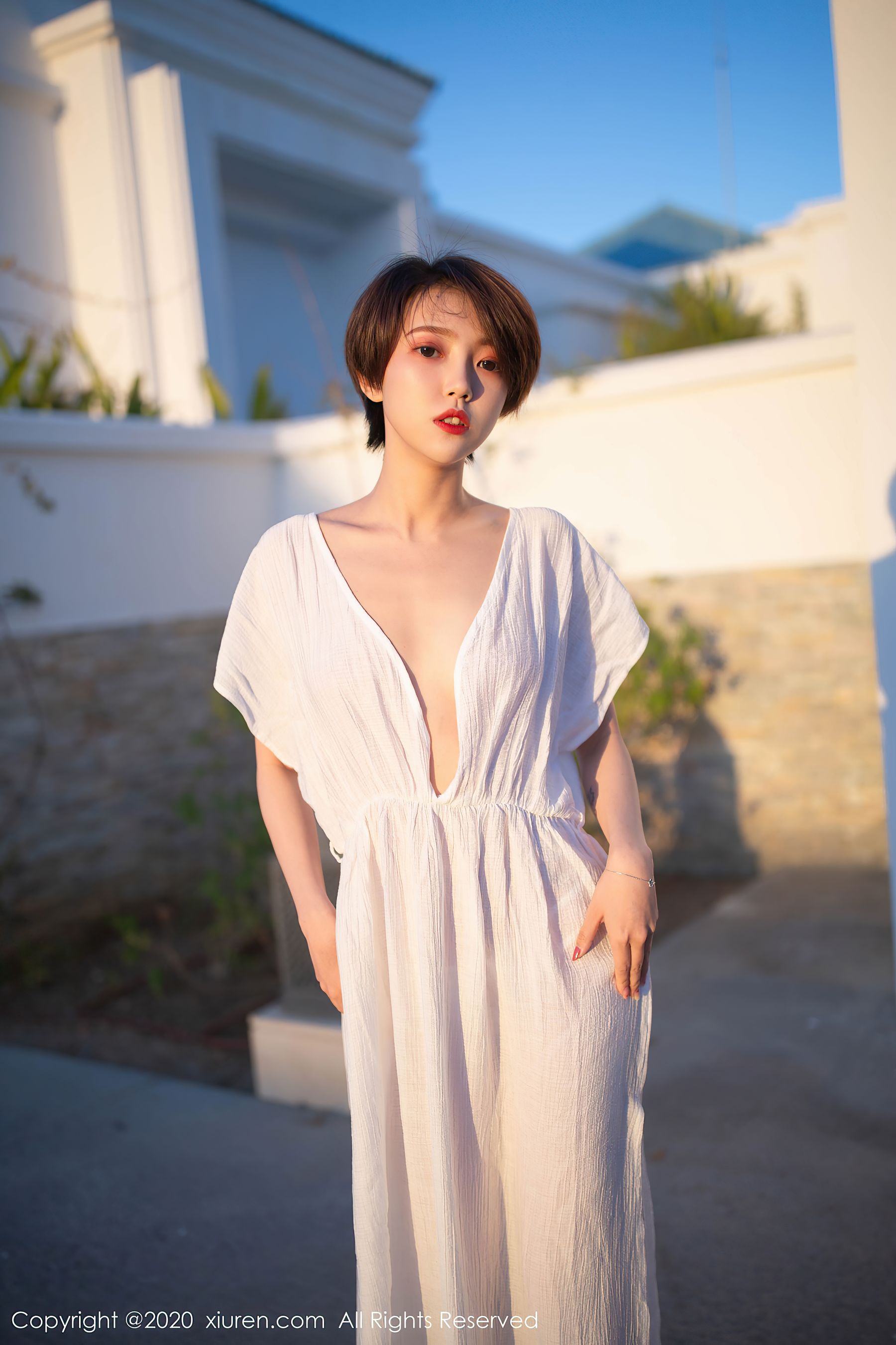 [秀人XiuRen] No.2405 冯木木LRIS-蕾丝百合网-美图分享,Cosplay美图,私房写真,套图下载