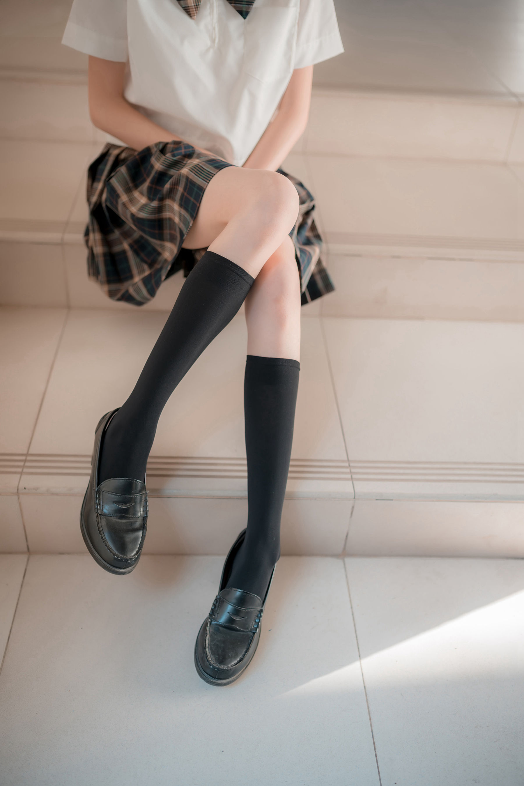 [风之领域] NO.074 JK黑丝长筒袜-蕾丝百合网-美图分享,Cosplay美图,私房写真,套图下载