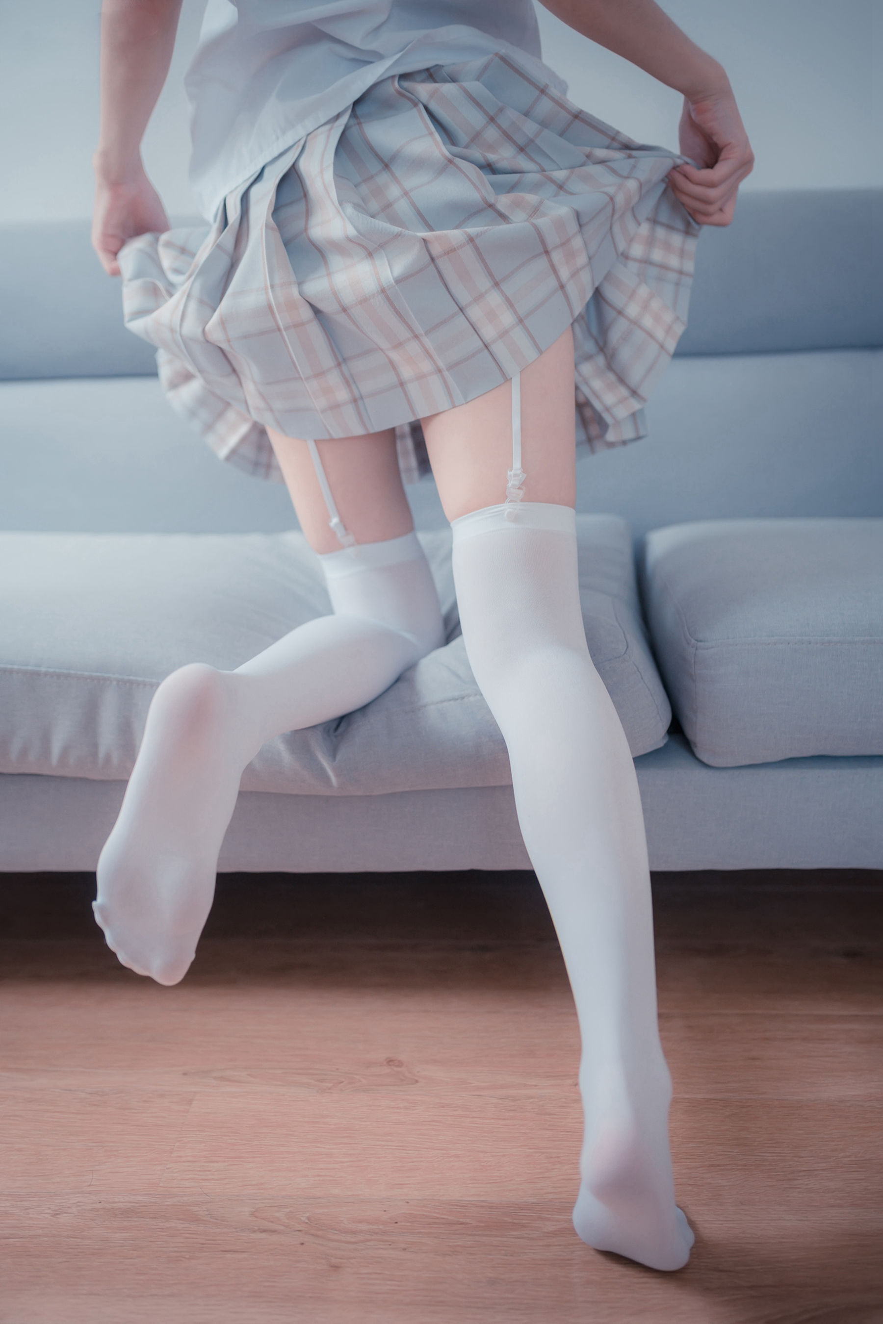 [风之领域] NO.065 祖木子 格子裙吊带白丝-蕾丝百合网-美图分享,Cosplay美图,私房写真,套图下载
