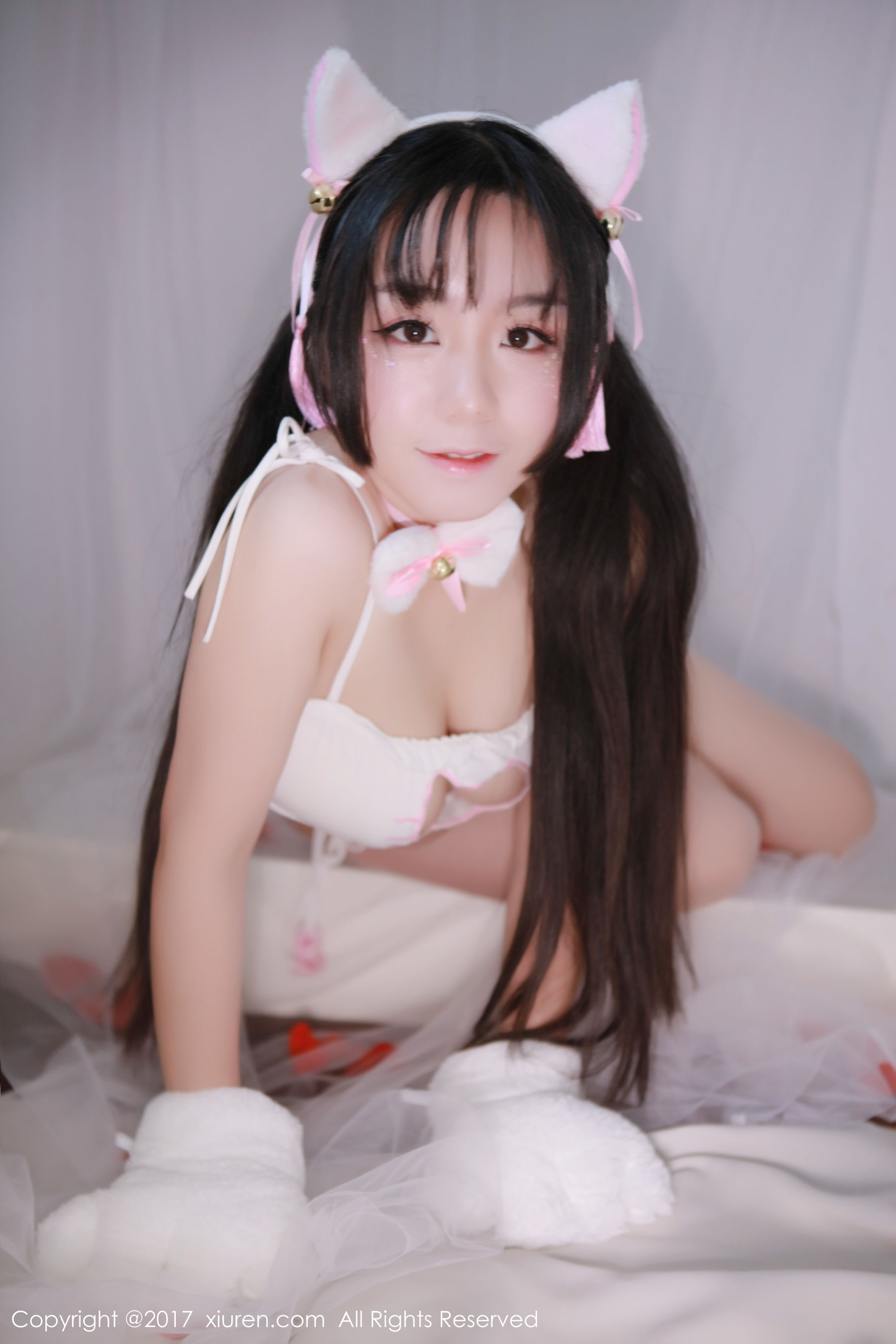 吃白菜的vi菜菜《长着猫耳朵及尾巴的清纯可爱少女》 [秀人网XIUREN] No.753-蕾丝百合网-美图分享,Cosplay美图,私房写真,套图下载
