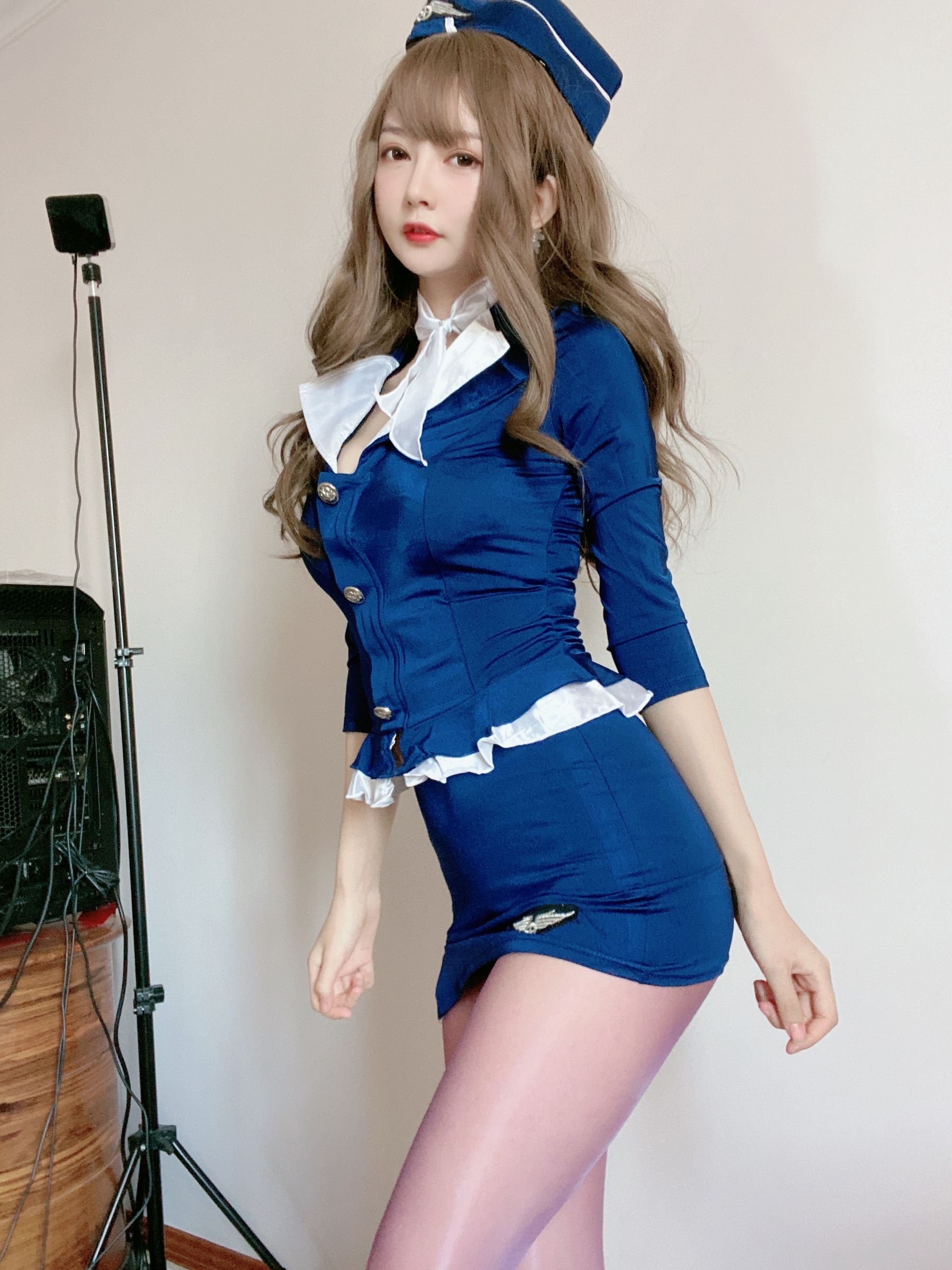 [福利COS] 51酱 – 蓝色制服装-秀臀网-高品质图集网