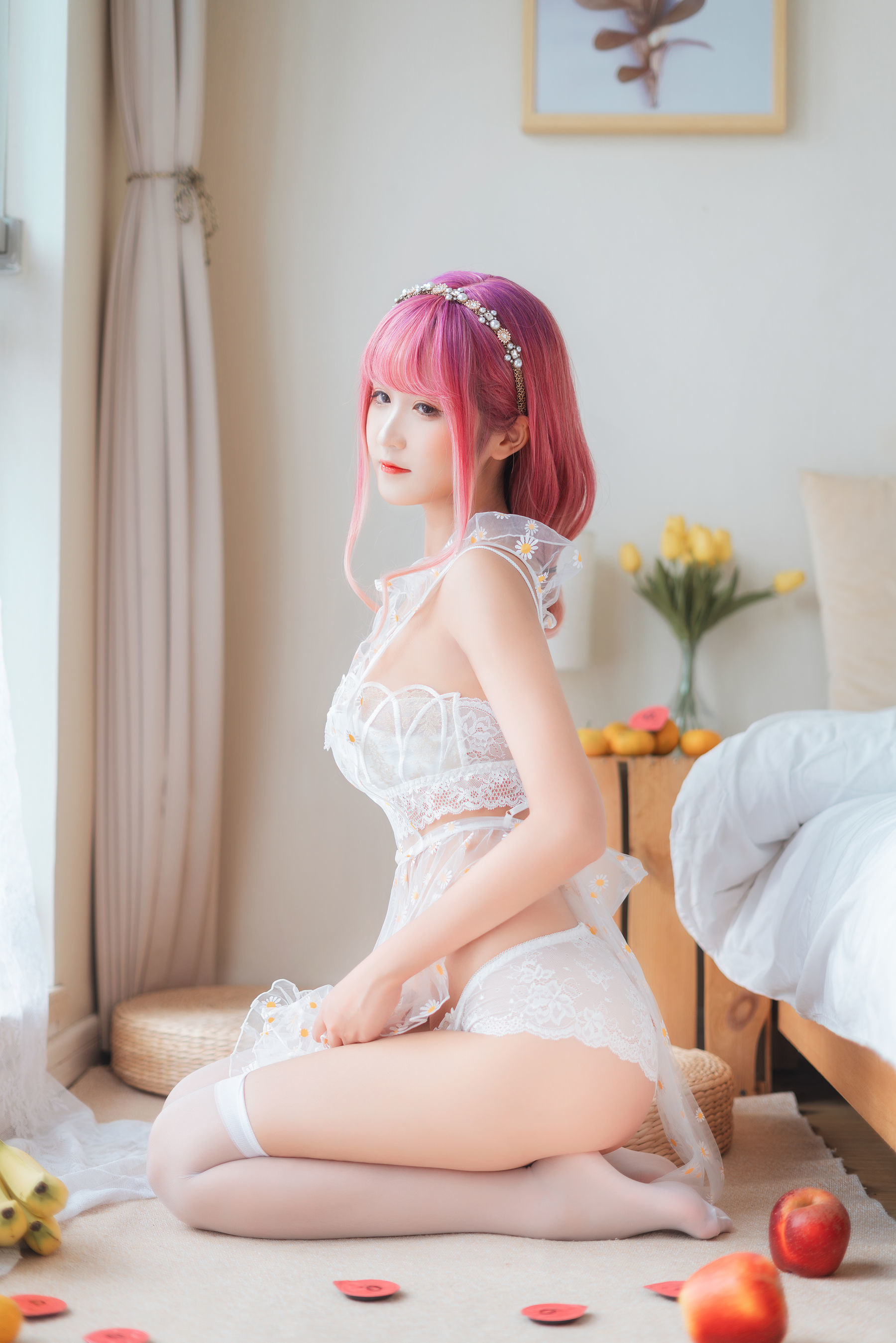 [网红COSER] 微博妹子三度_69 – 雏菊围裙-秀臀网-高品质图集网