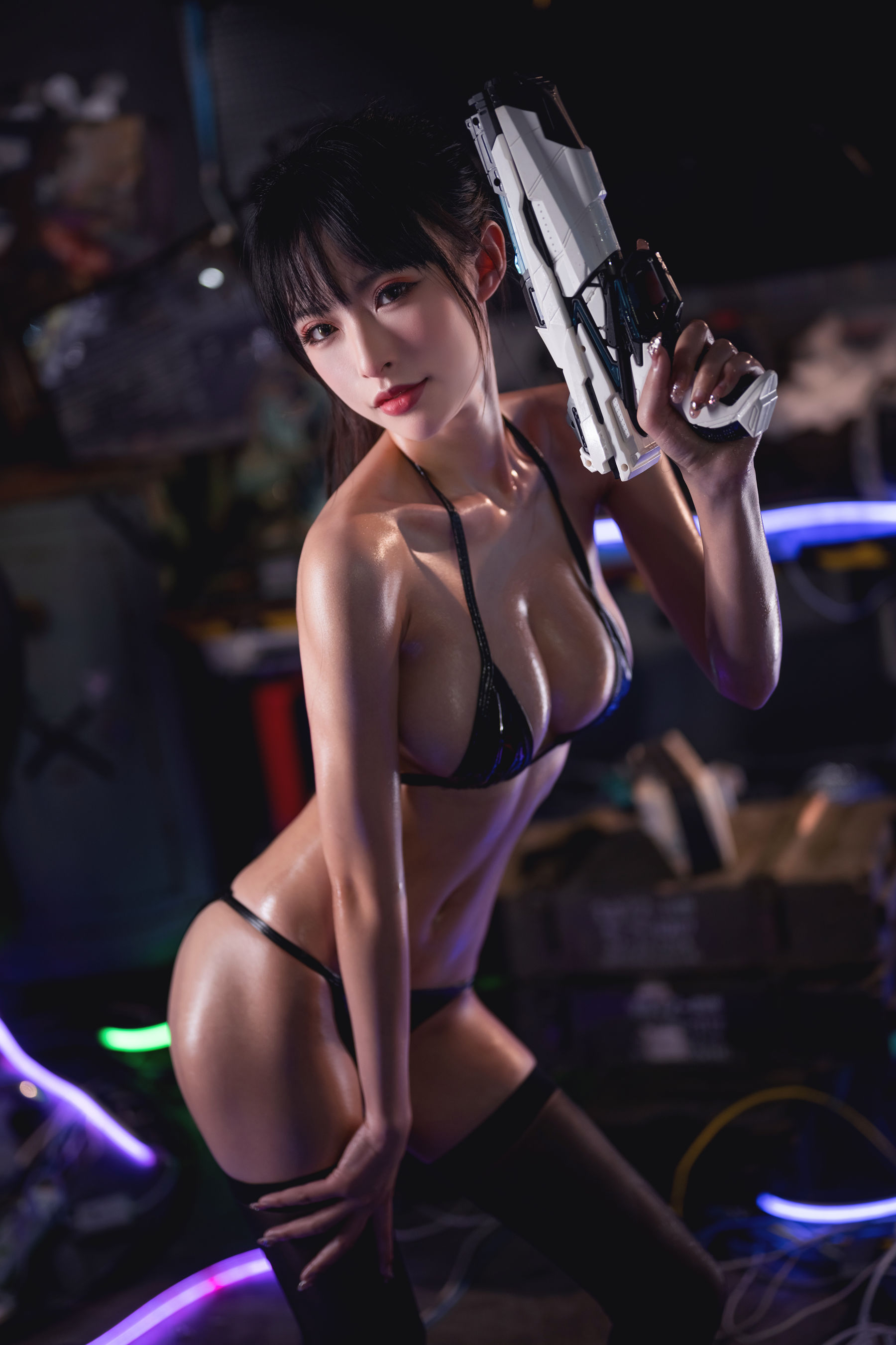 [COS福利] 尤物清水由乃 – 抹油比基尼-秀臀网-高品质图集网
