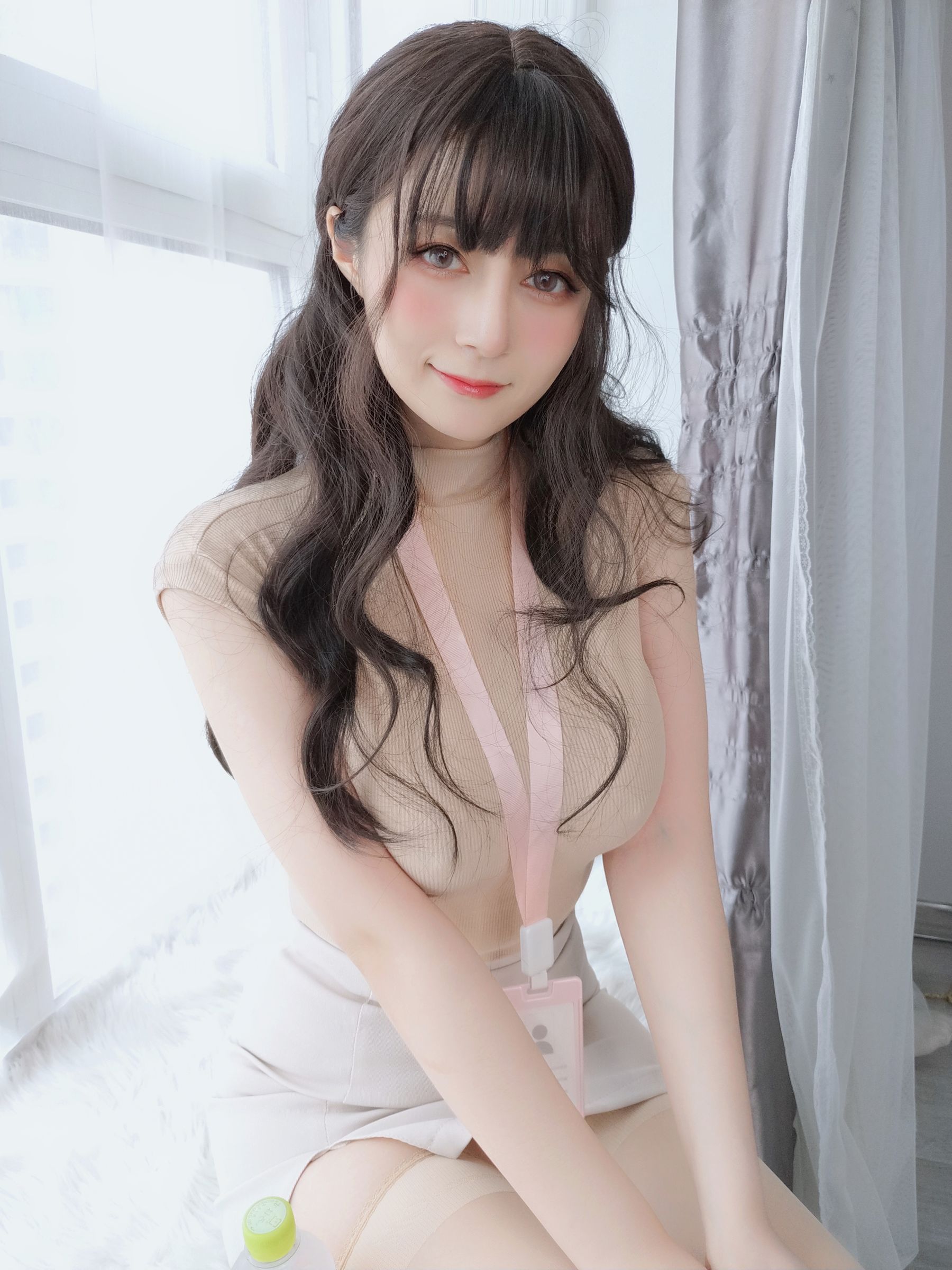 [福利COS] Coser小姐姐白银 – 水を飲みますか、先輩-秀臀网-高品质图集网