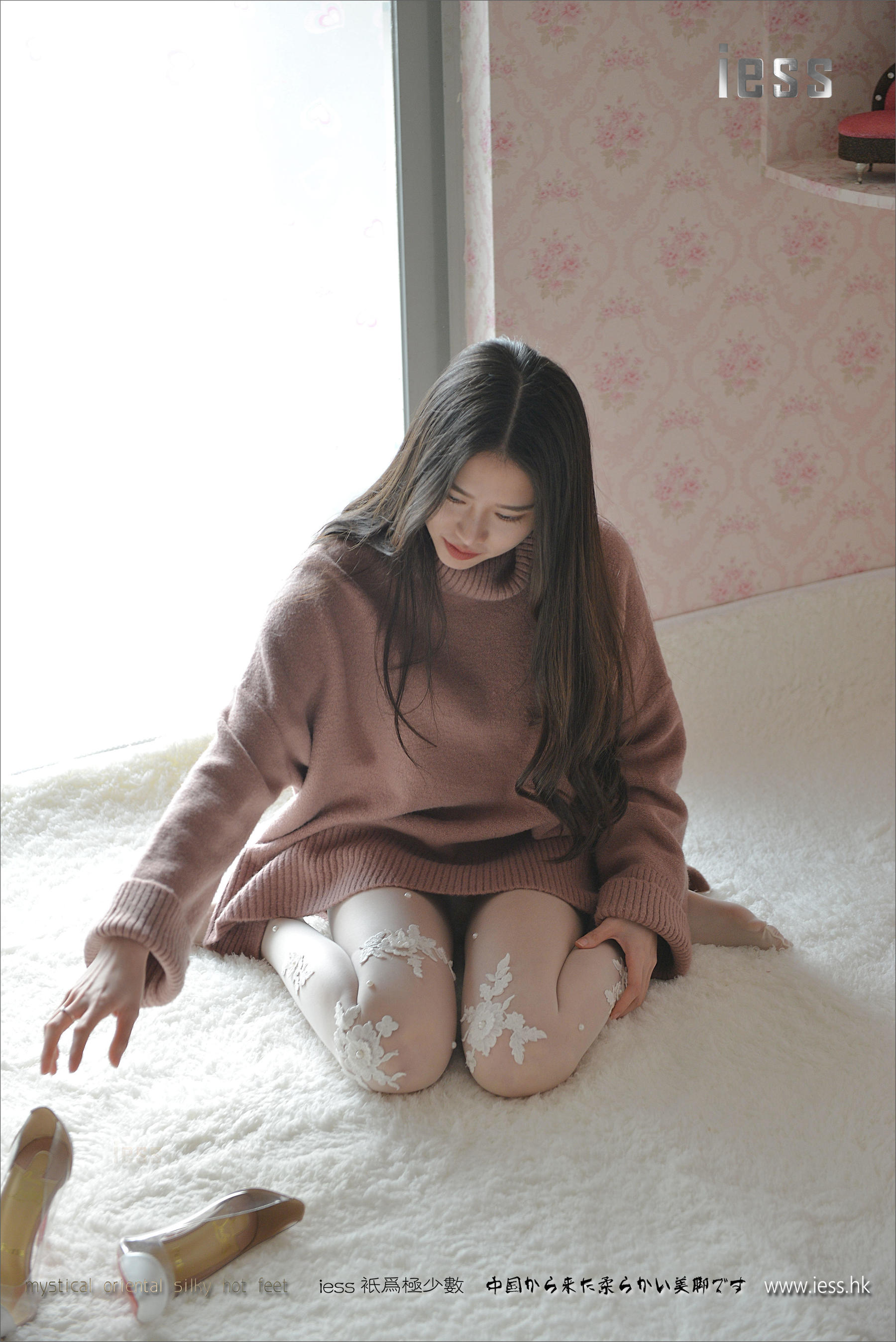 丝足便当083 佳佳 《雪莲花》[IESS异思趣向]-秀臀网-高品质图集网