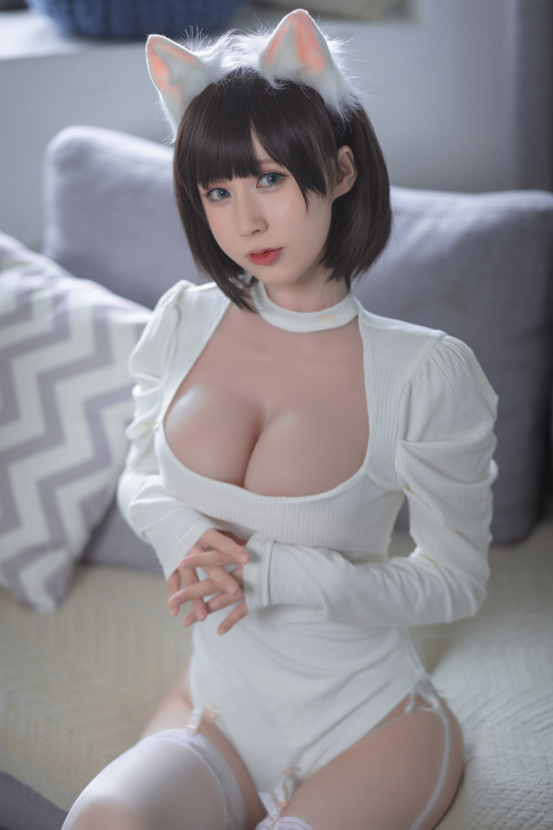 [网红COSER] 西园寺南歌 – 白猫白色连体衣-秀臀网-高品质图集网