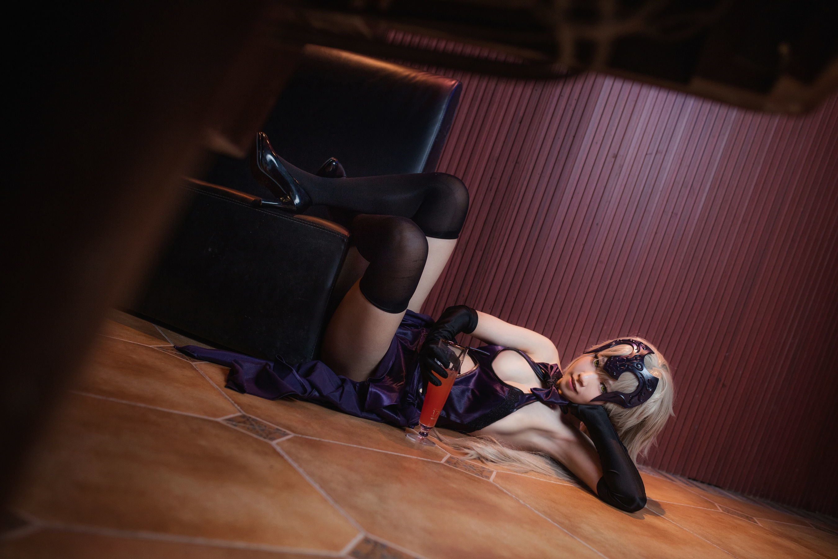 [网红COSER] 肉宅 – 聖夜の晚餐-秀臀网-高品质图集网