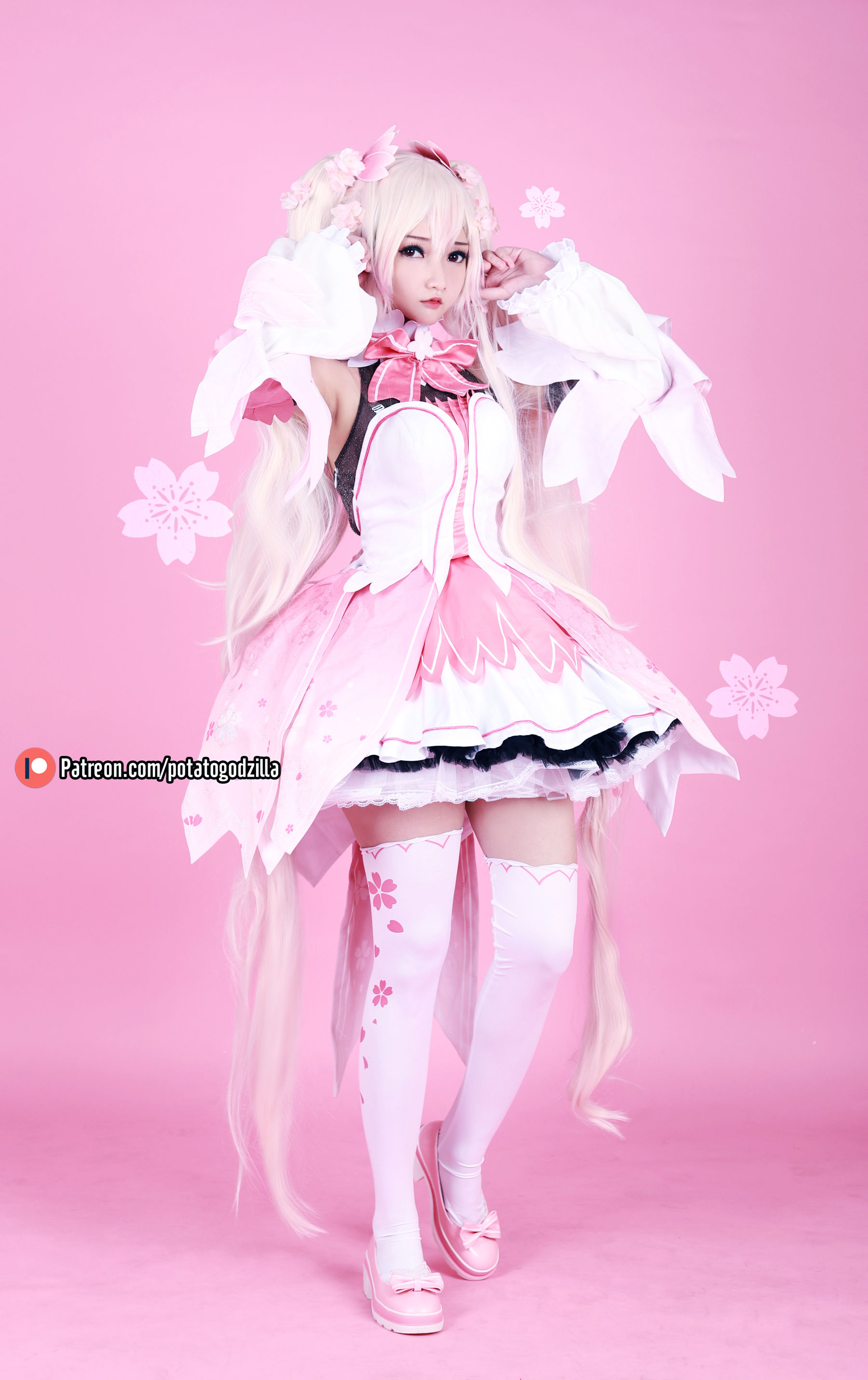 [网红COSER写真] Coser小姐姐Potato Godzilla – Sakura Miku-秀臀网-高品质图集网