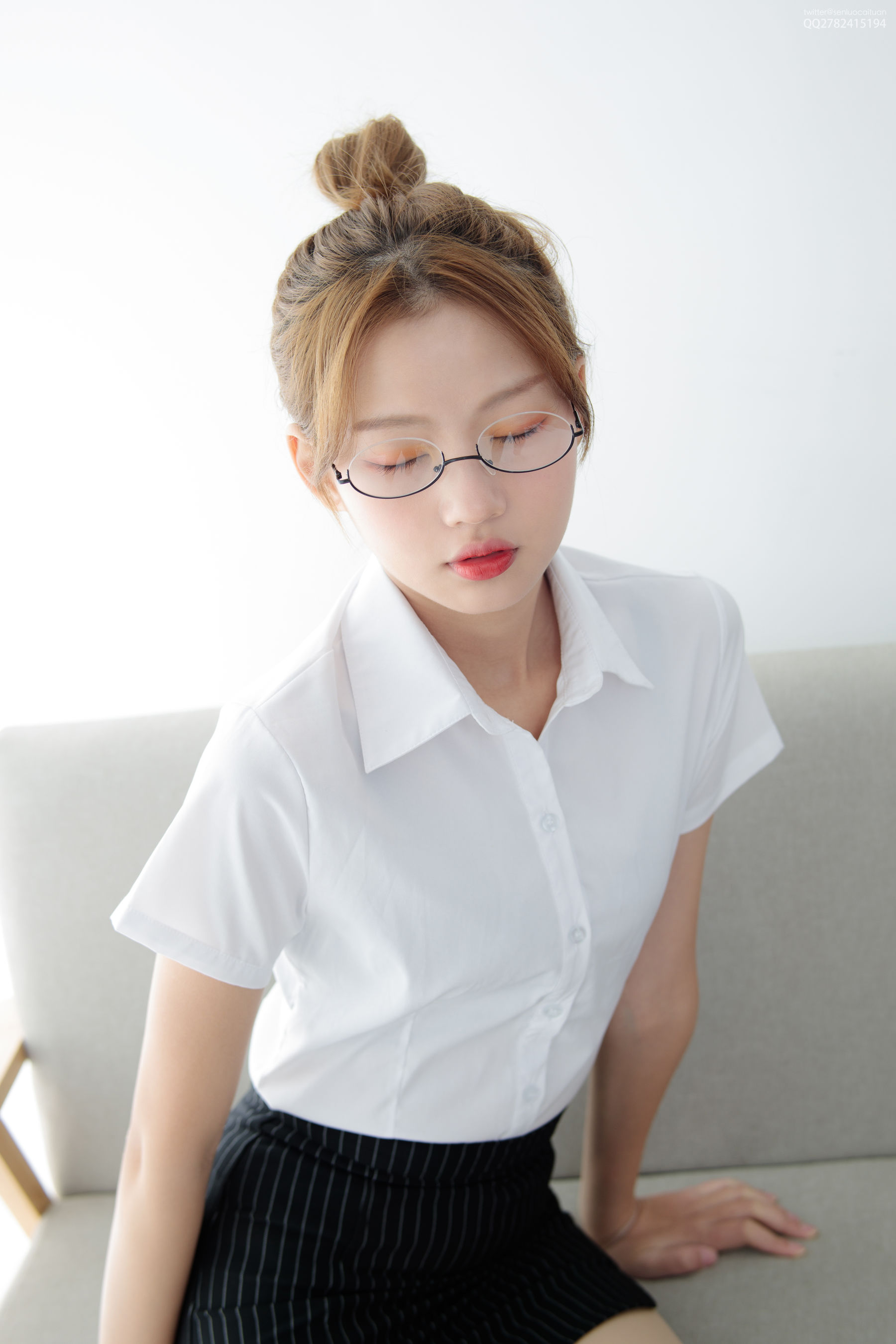 图片[2]-[森萝财团] JKFUN-044 OL一定要搭配眼镜 50D肉丝-蕾丝百合网-美图分享,Cosplay美图,私房写真,套图下载