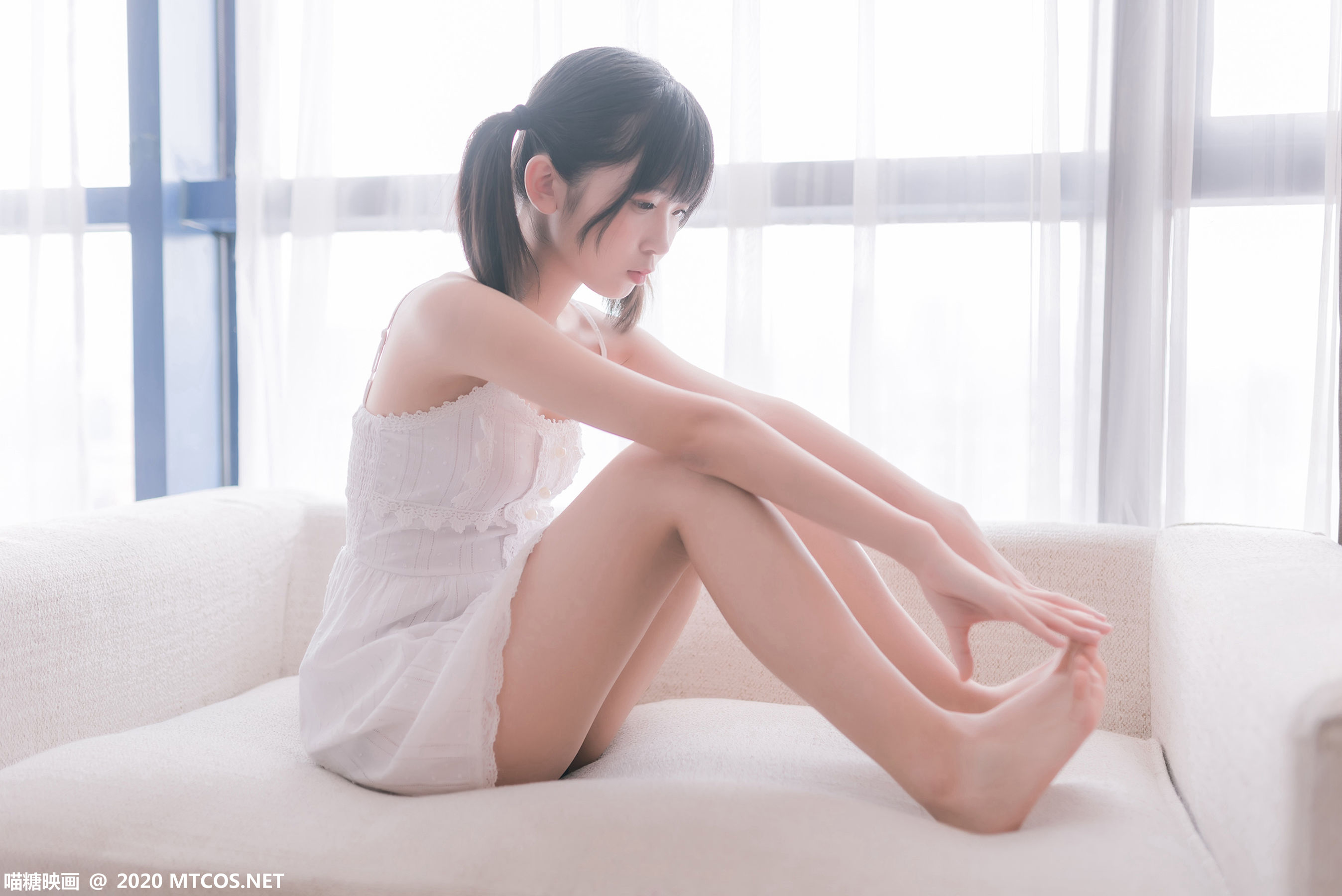 [喵糖映画] VOL.177 白裙少女-蕾丝百合网-美图分享,Cosplay美图,私房写真,套图下载
