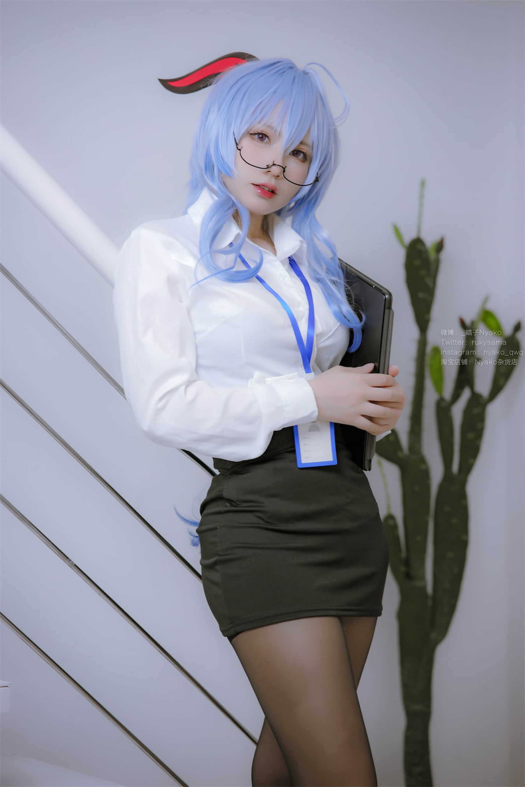 [福利COS] Nyako喵子 – 原神甘雨OL-秀臀网-高品质图集网