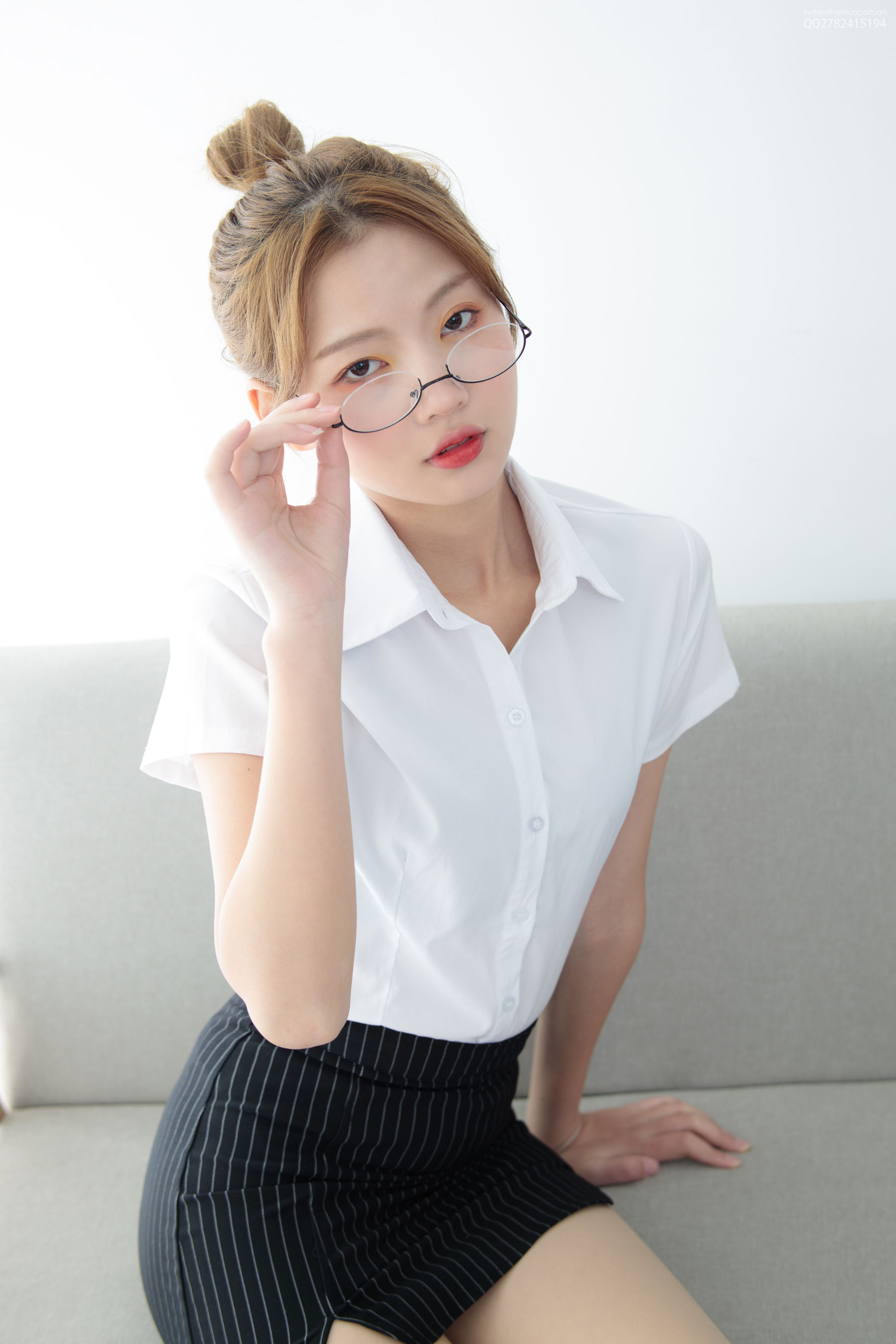 图片[4]-[森萝财团] JKFUN-044 OL一定要搭配眼镜 50D肉丝-蕾丝百合网-美图分享,Cosplay美图,私房写真,套图下载