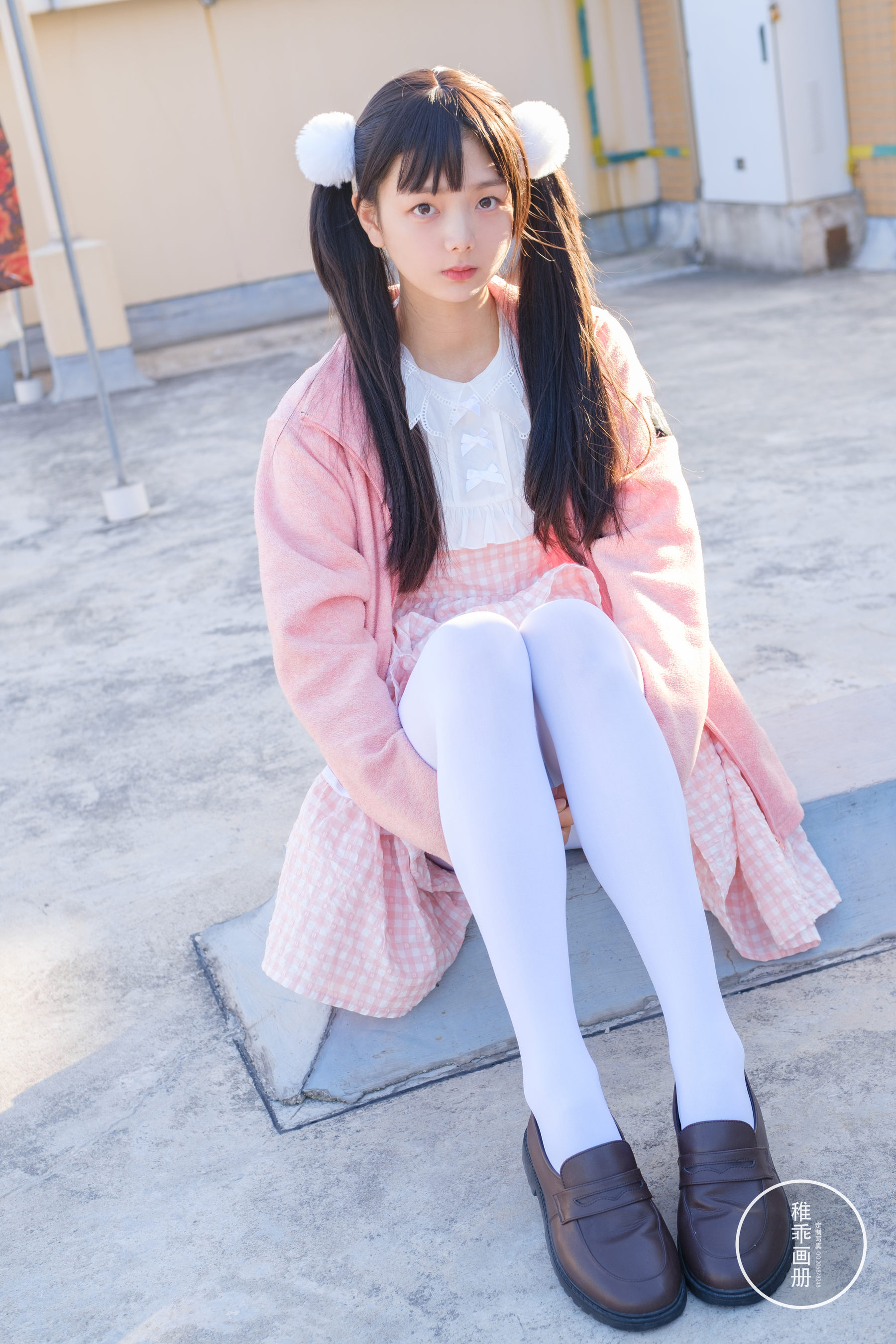 图片[2]-柴系小乖(稚乖画册) – 夜夜 天台粉裙-蕾丝百合网-美图分享,Cosplay美图,私房写真,套图下载