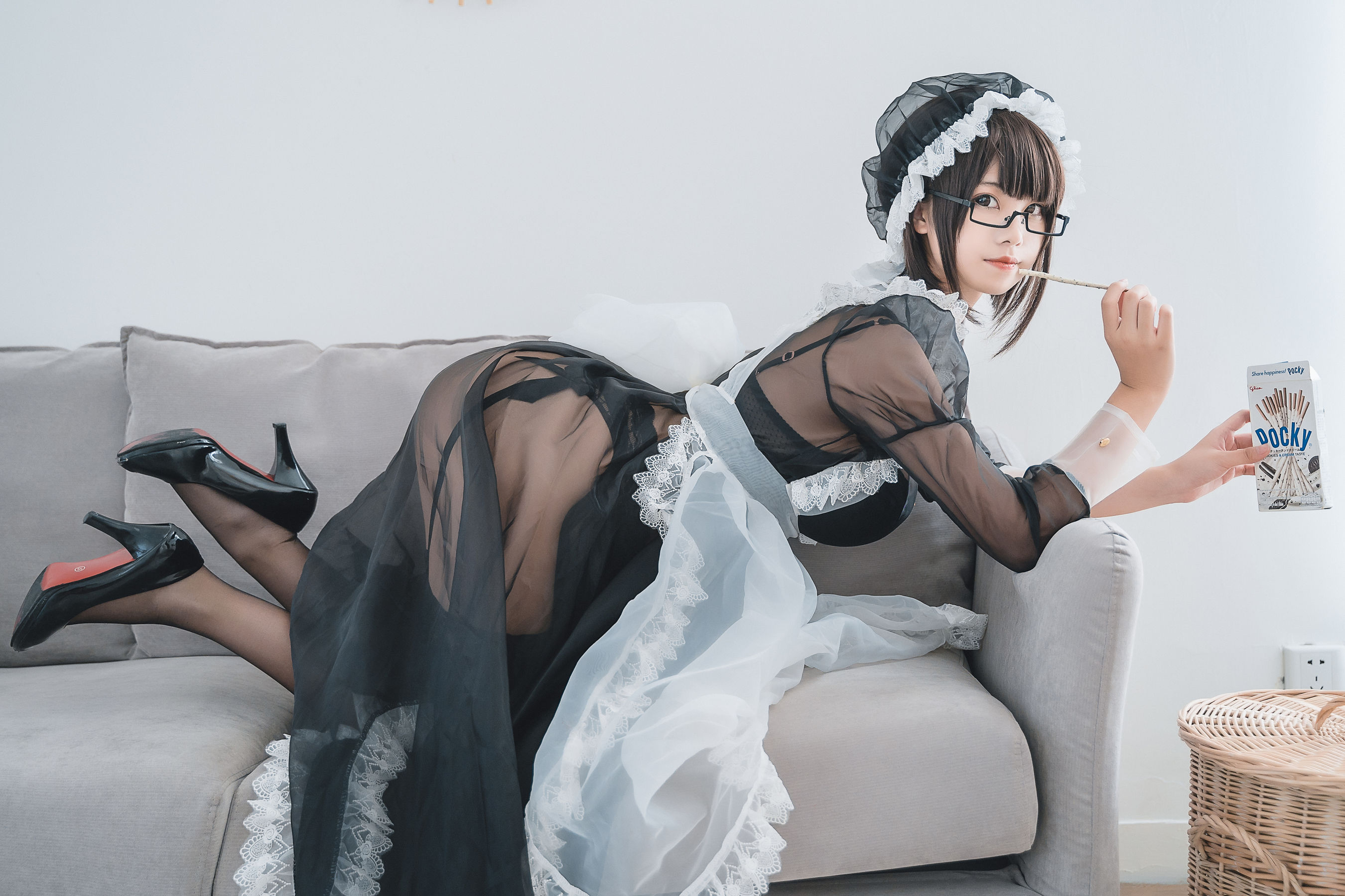 图片[3]-萌系小姐姐蜜汁猫裘 透明女仆-蕾丝百合网-美图分享,Cosplay美图,私房写真,套图下载