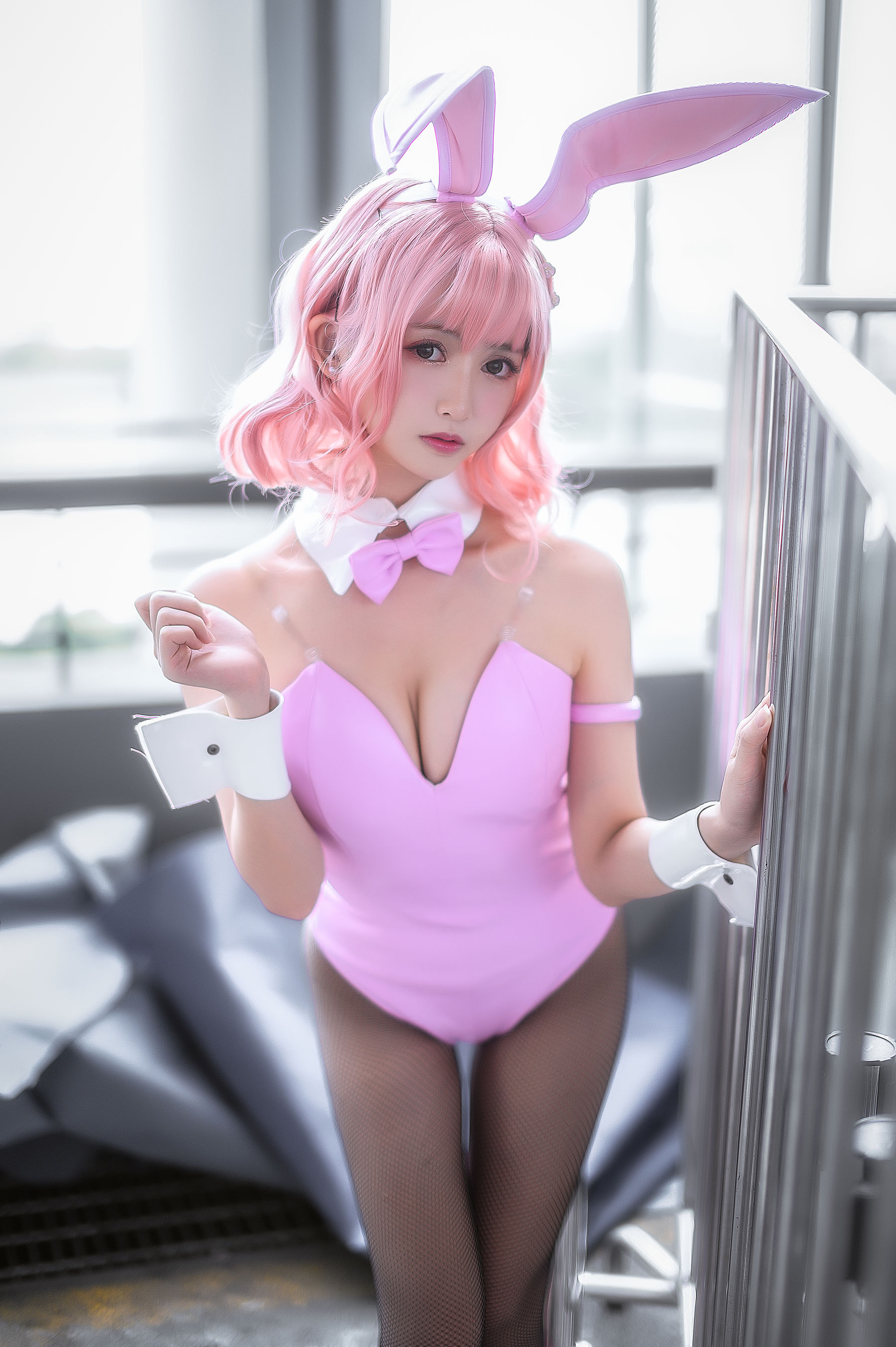 图片[7]-超人气Coser鳗鱼霏儿 粉红兔女郎-秀臀网-高品质图集网