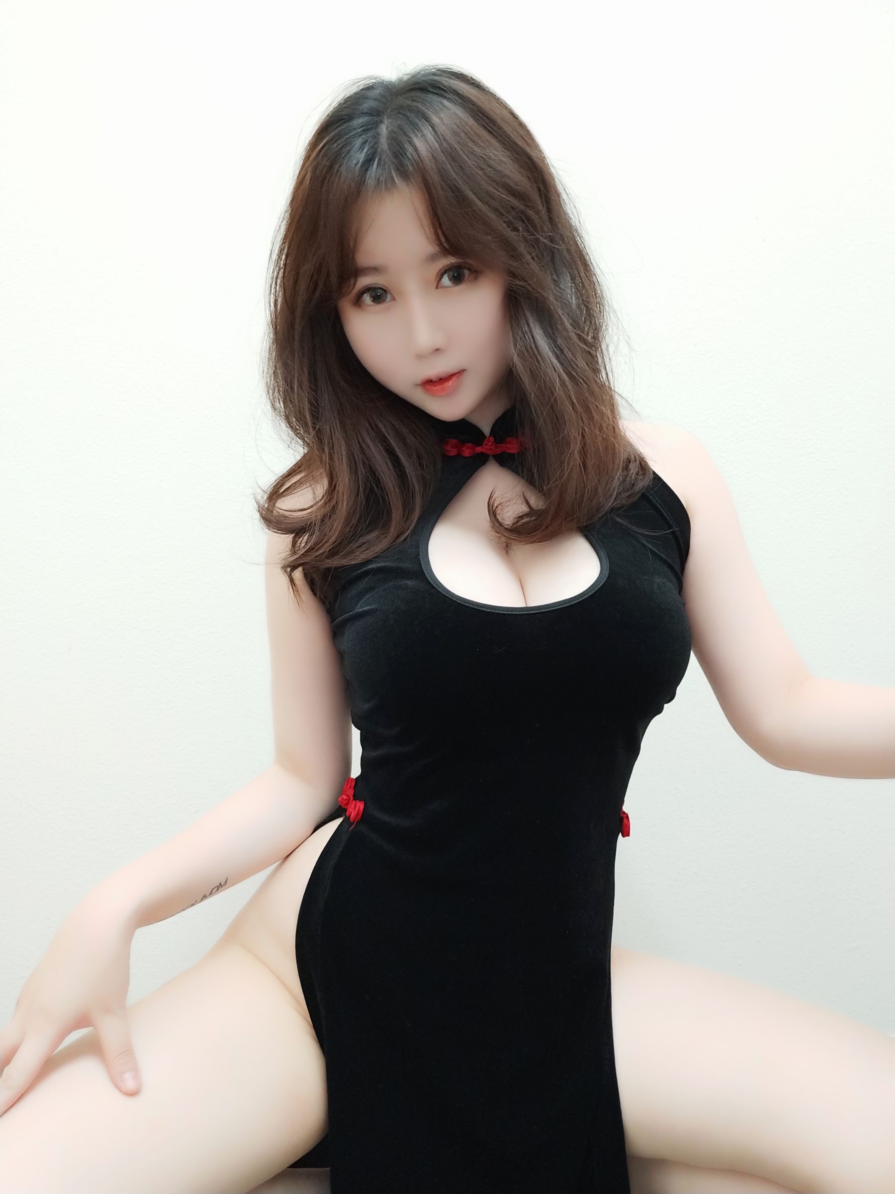 图片[9]-蜜桃少女是依酱呀 旗袍-秀臀网-高品质图集网