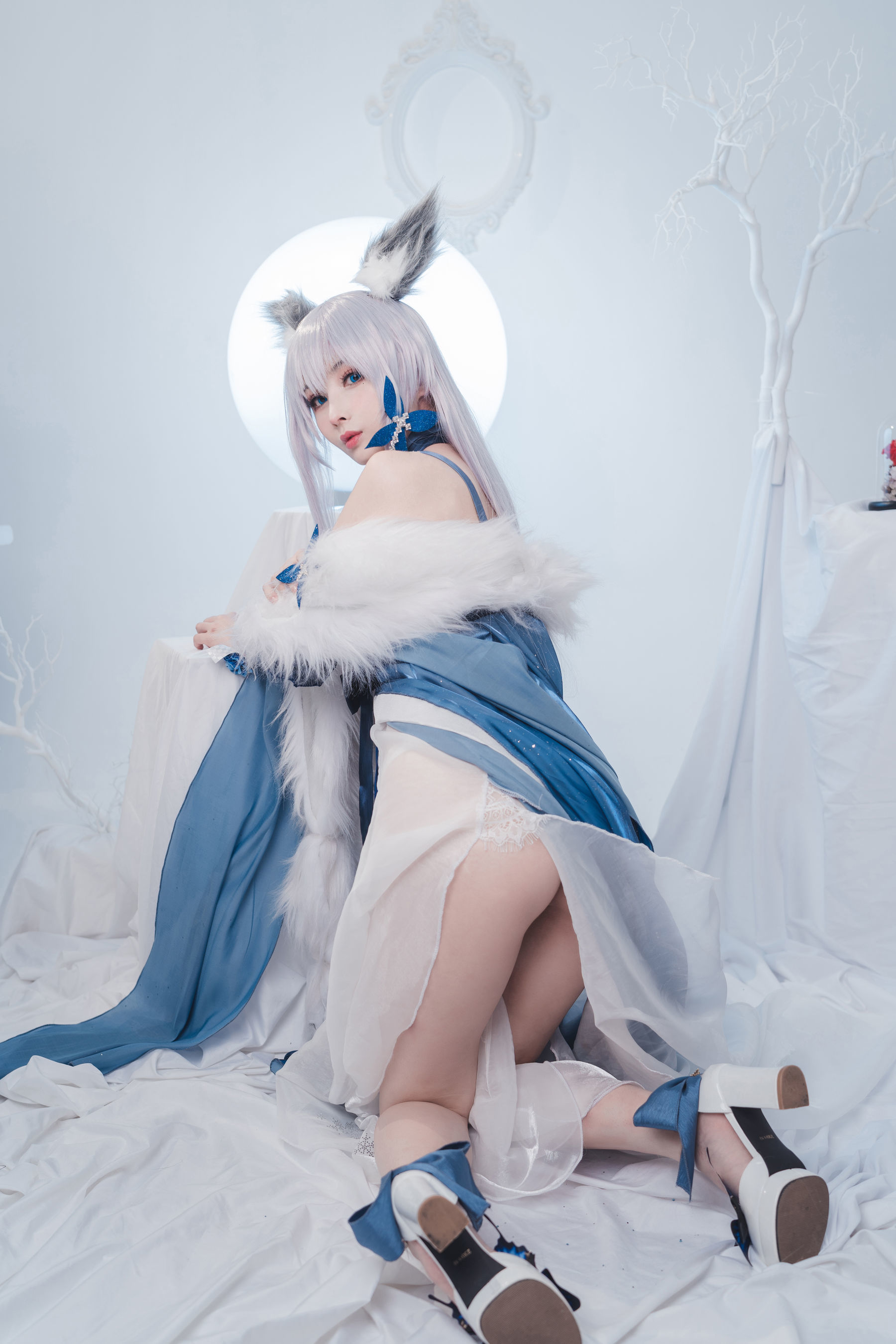 [网红COSER] COS福利rioko凉凉子 – 信浓礼服-蕾丝百合网-美图分享,Cosplay美图,私房写真,套图下载