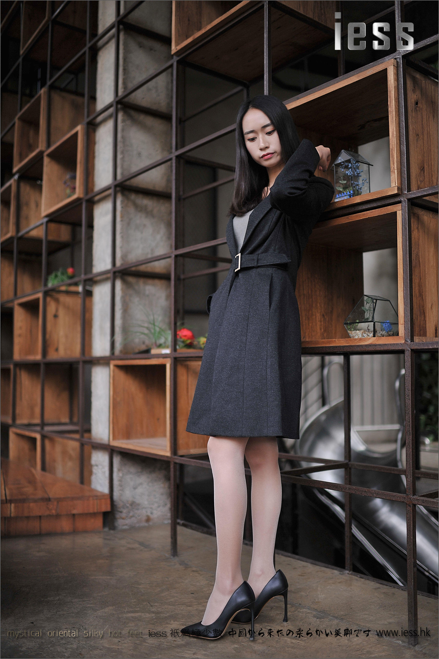 图片[7]-丝足便当042 小C 《潜力新模小C的珠光黑高》[IESS异思趣向]-秀臀网-高品质图集网