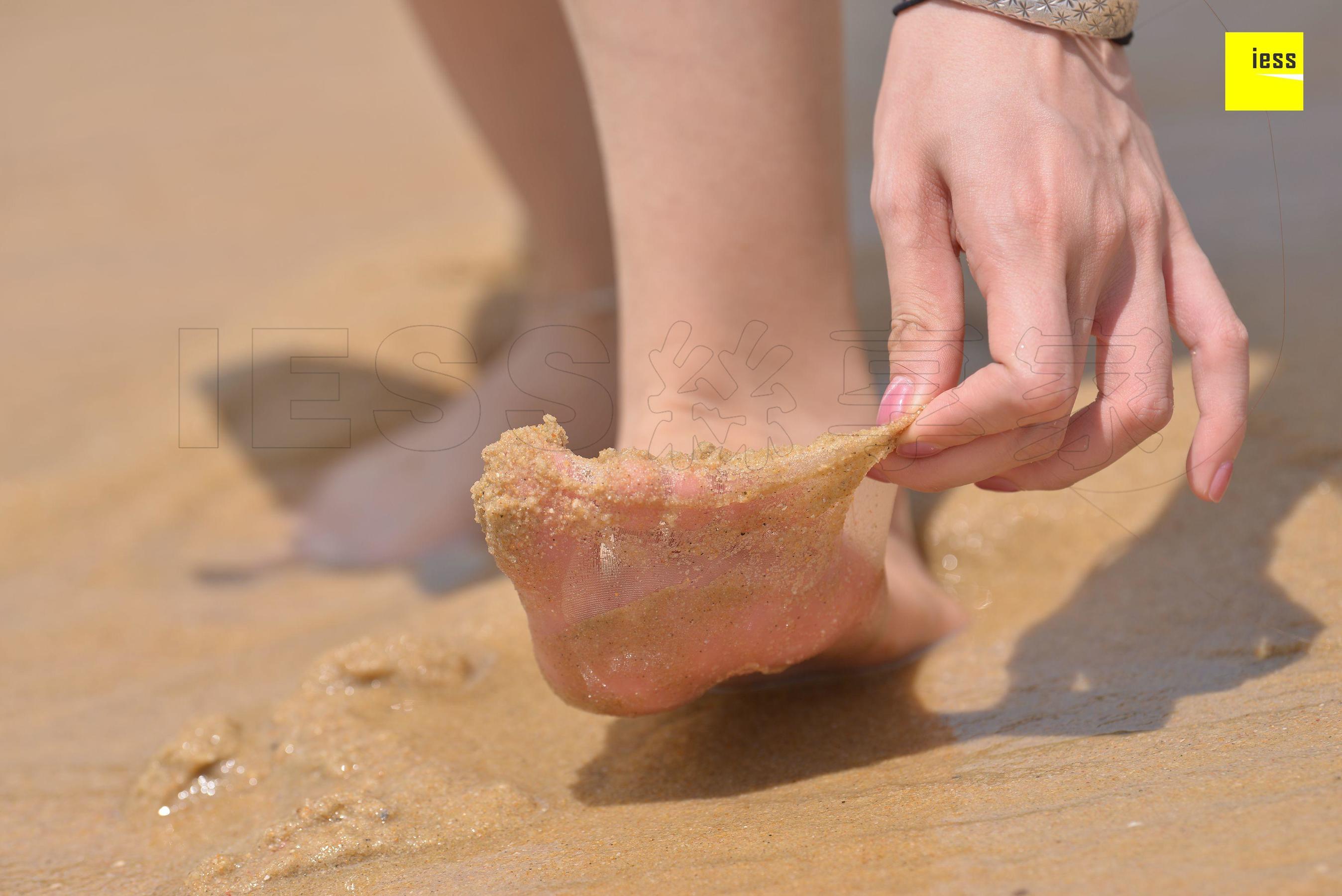 图片[1]-[异思趣向IESS] 《魔鬼周三》特刊27期 佳佳 沙滩制服?丝享家Ⅱ-秀臀网-高品质图集网