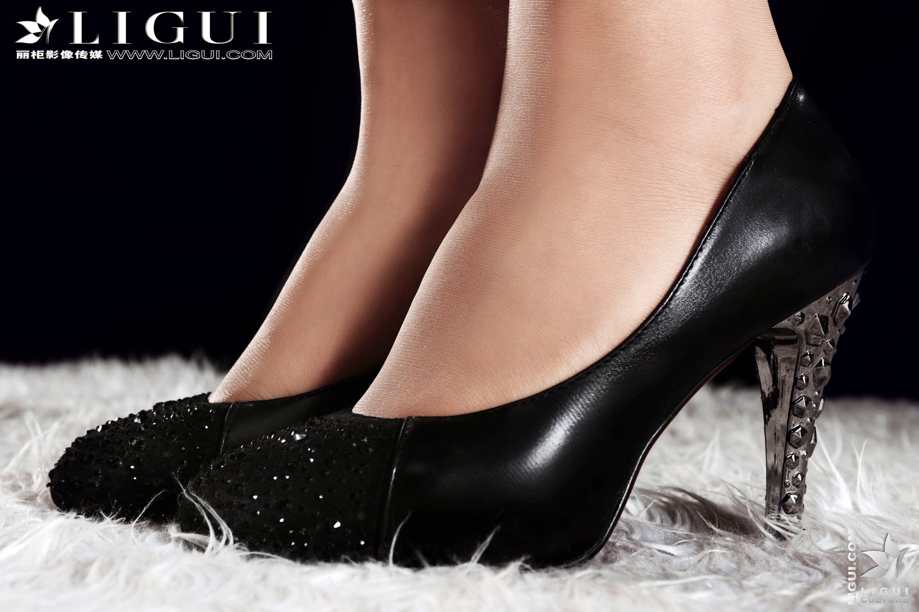 图片[7]-Model 怡萱《俏丽的女警》 上下合集 [丽柜LiGui] 美腿玉足写真图片-秀臀网-高品质图集网