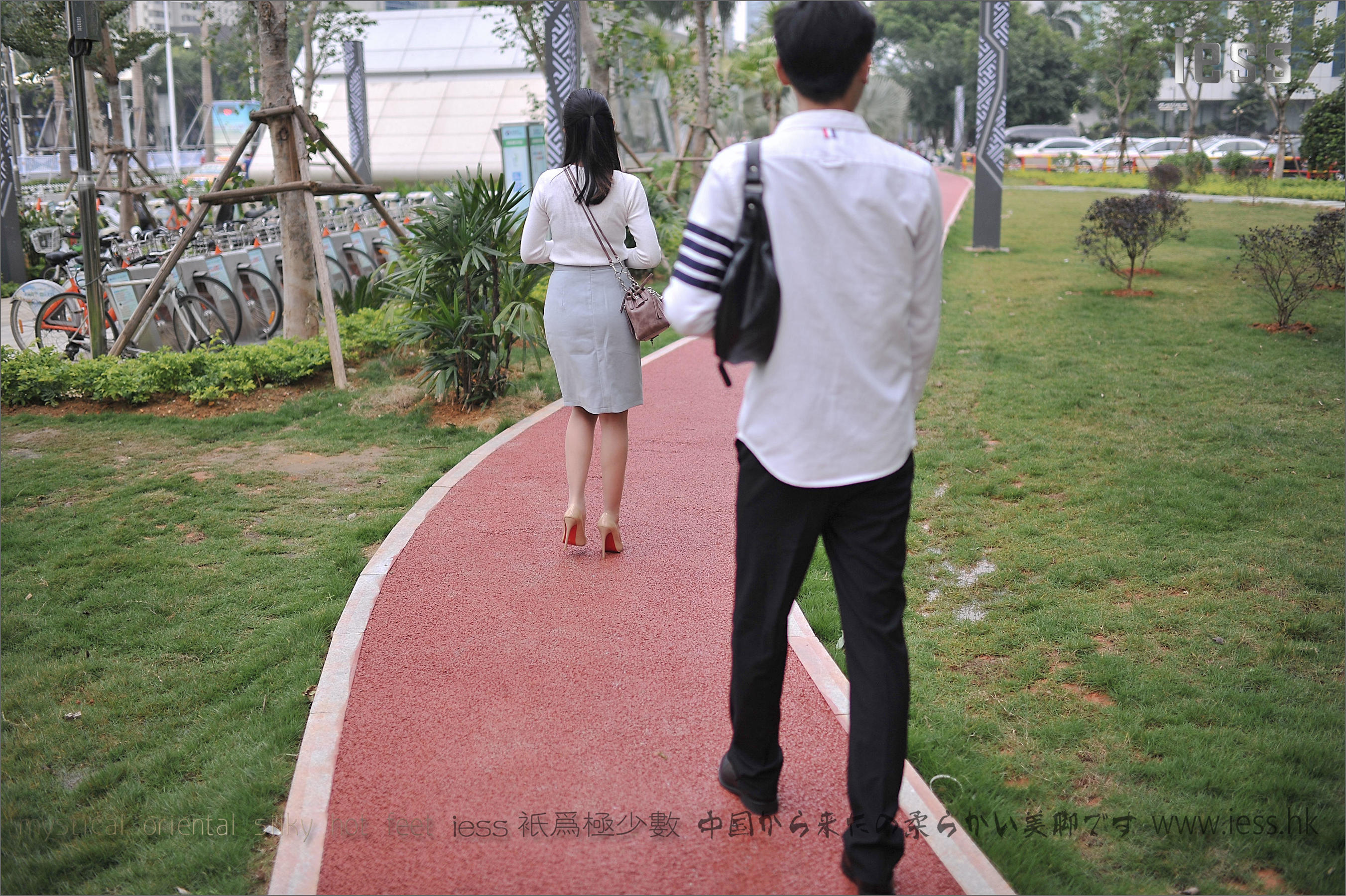 图片[9]-丝足便当127 张馨月《户外丝袜》[IESS异思趣向]-秀臀网-高品质图集网