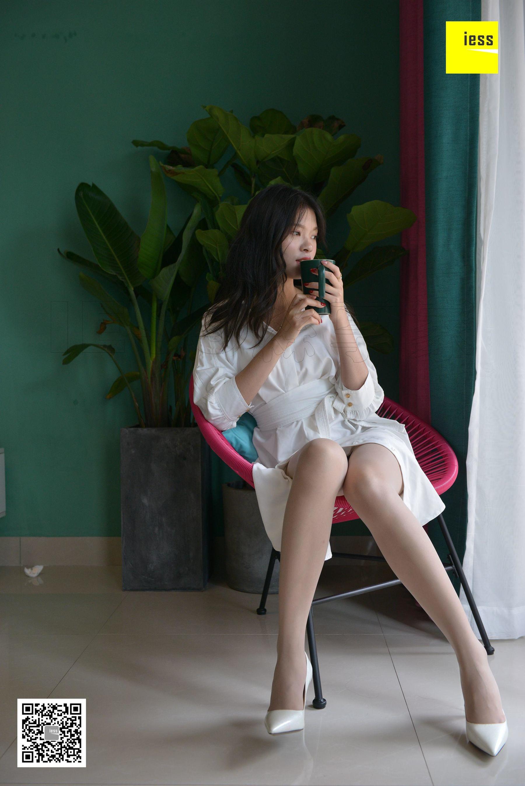 图片[1]-[异思趣向IESS] 模特：七七 《七七的仙女白裙》-秀臀网-高品质图集网