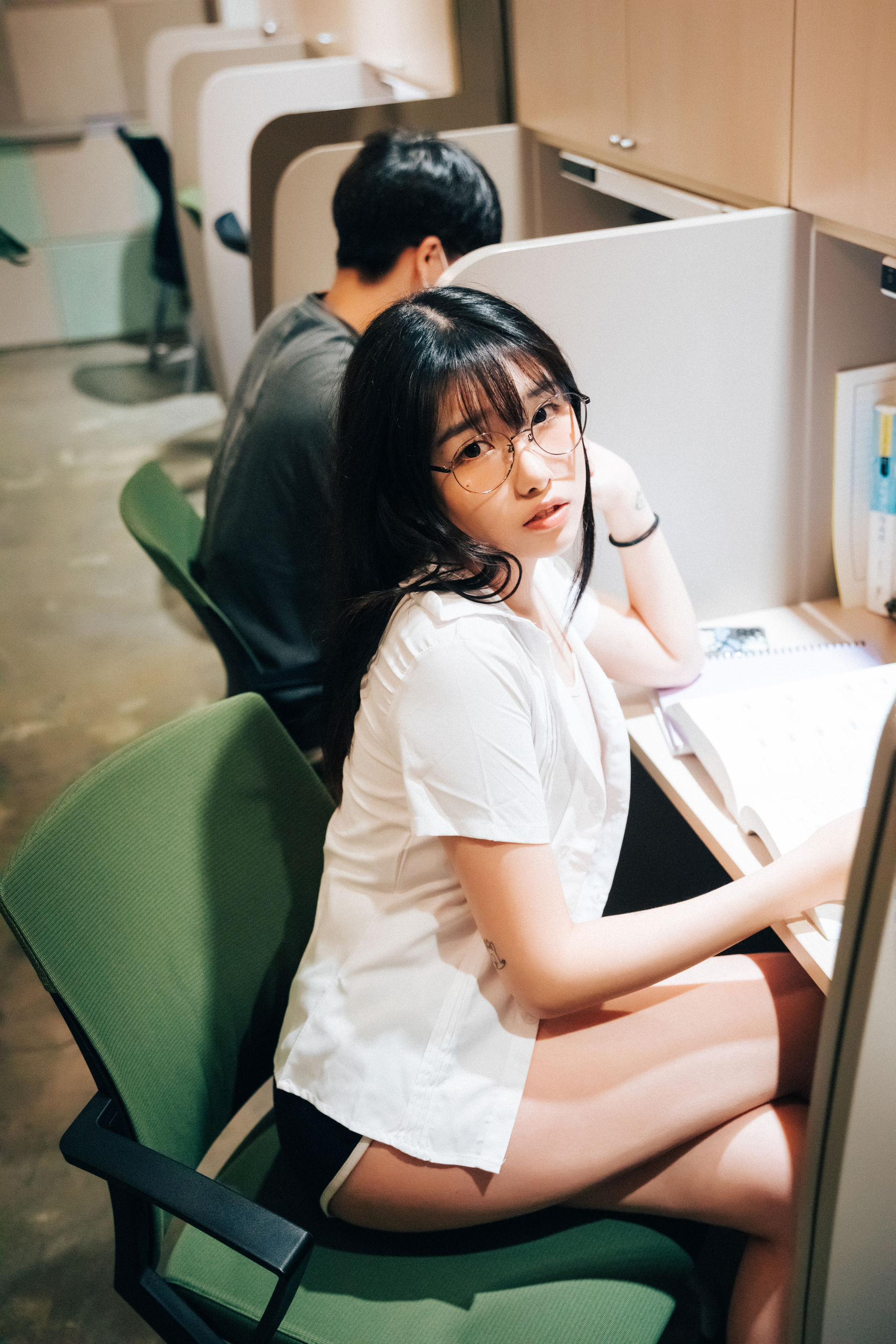 图片[5]-[LOOZY] Sonson – Reading room-蕾丝百合网-美图分享,Cosplay美图,私房写真,套图下载
