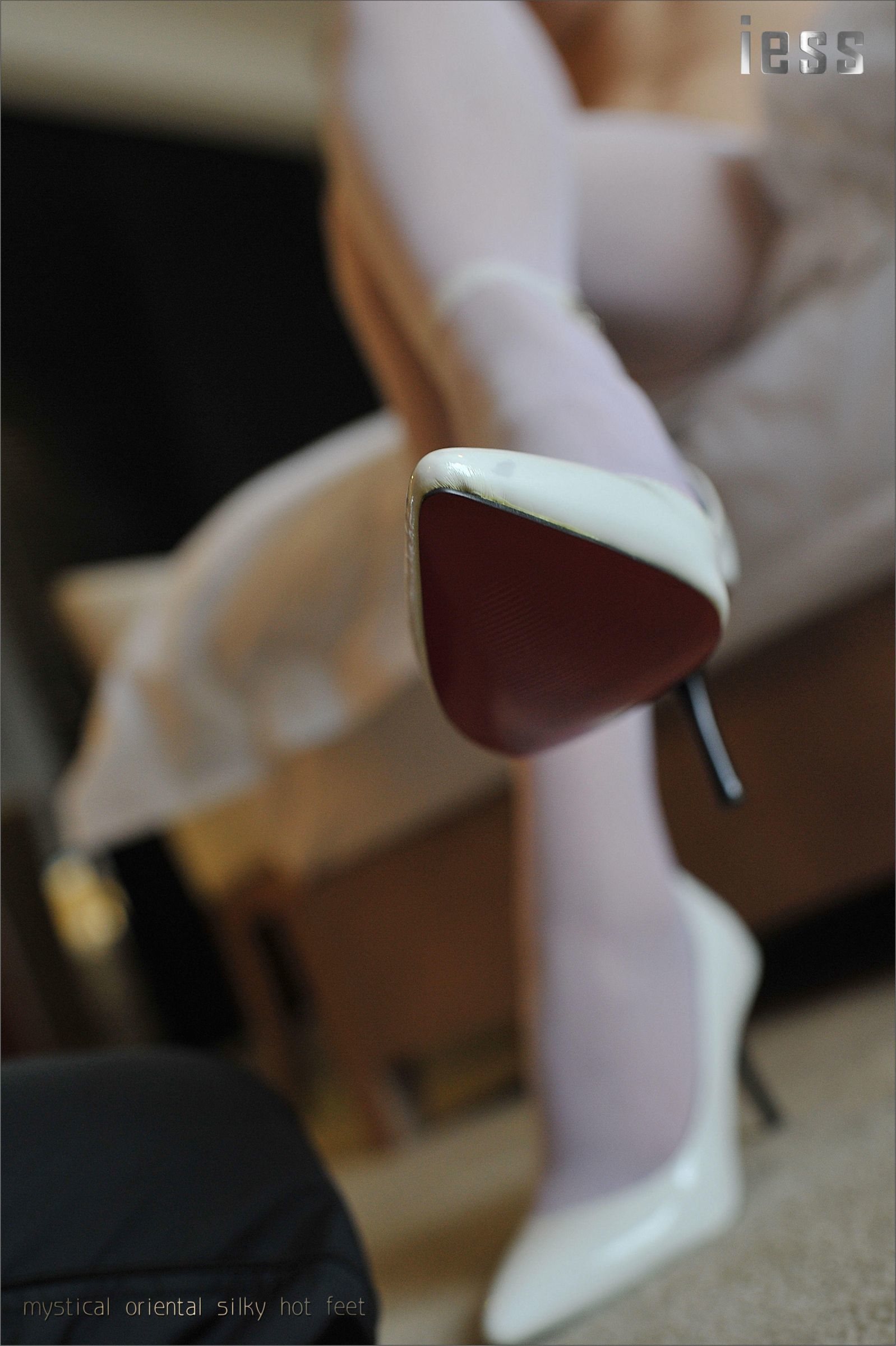 图片[9]-丝足便当028 优优 《白丝职场丝狱女模特》[IESS异思趣向]-秀臀网-高品质图集网