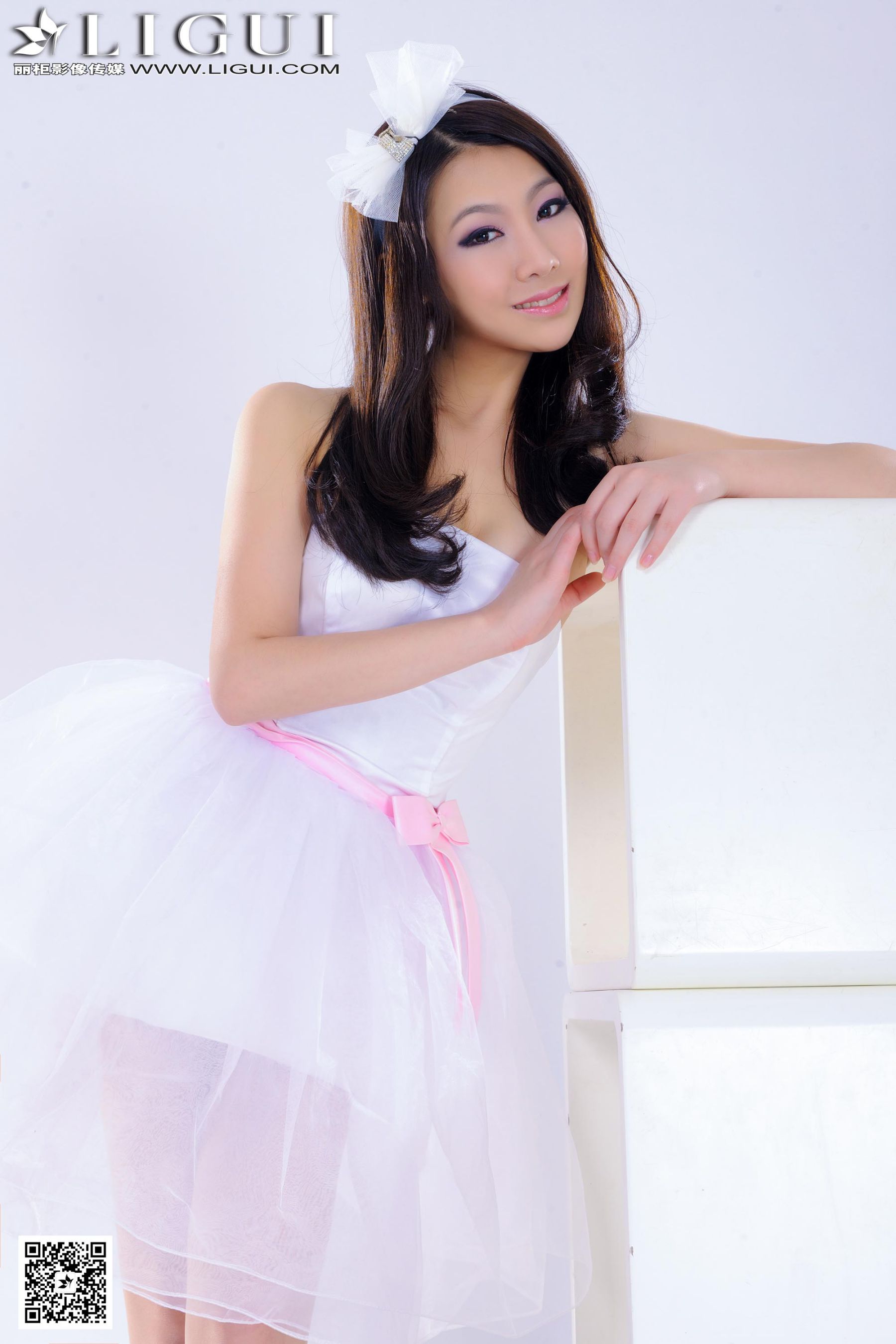 图片[8]-Model 文静《婚纱美女丝足高跟》[丽柜LiGui] 美腿玉足写真图片-秀臀网-高品质图集网