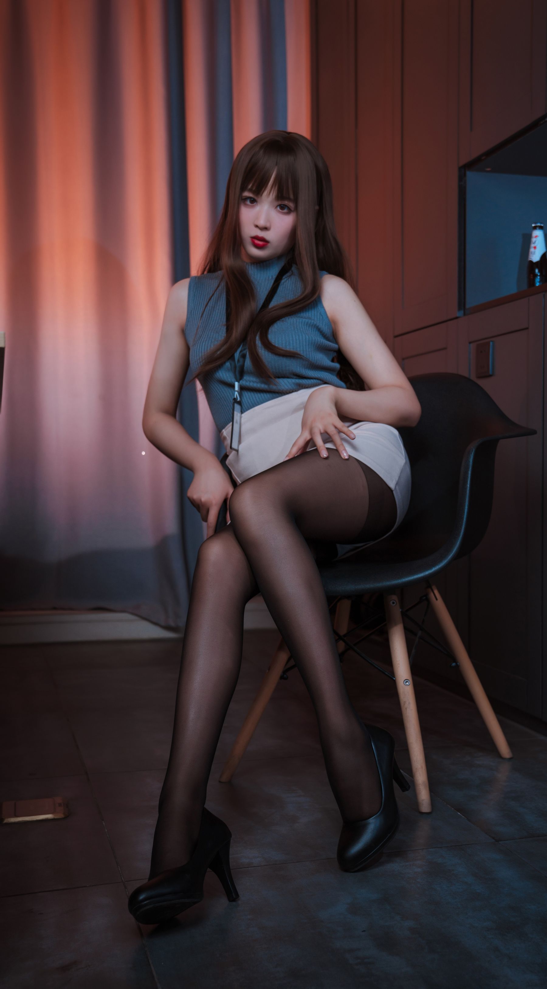 图片[7]-[网红COSER] 轩萧学姐 – 微醺喝醉了OL-秀臀网-高品质图集网