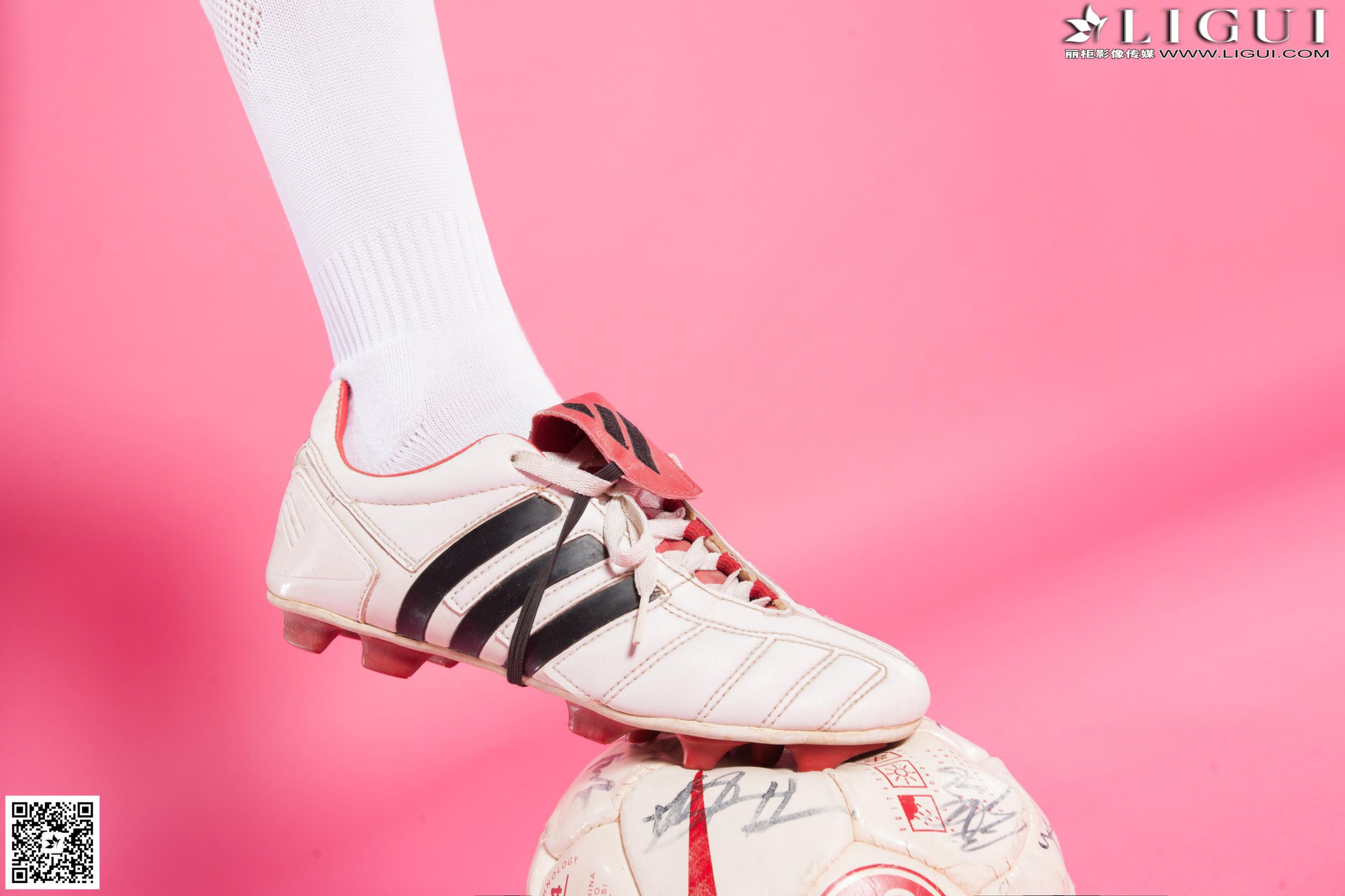 图片[7]-Model 曼蒂《足球宝贝》 [丽柜LiGui] 美腿玉足写真图片-秀臀网-高品质图集网