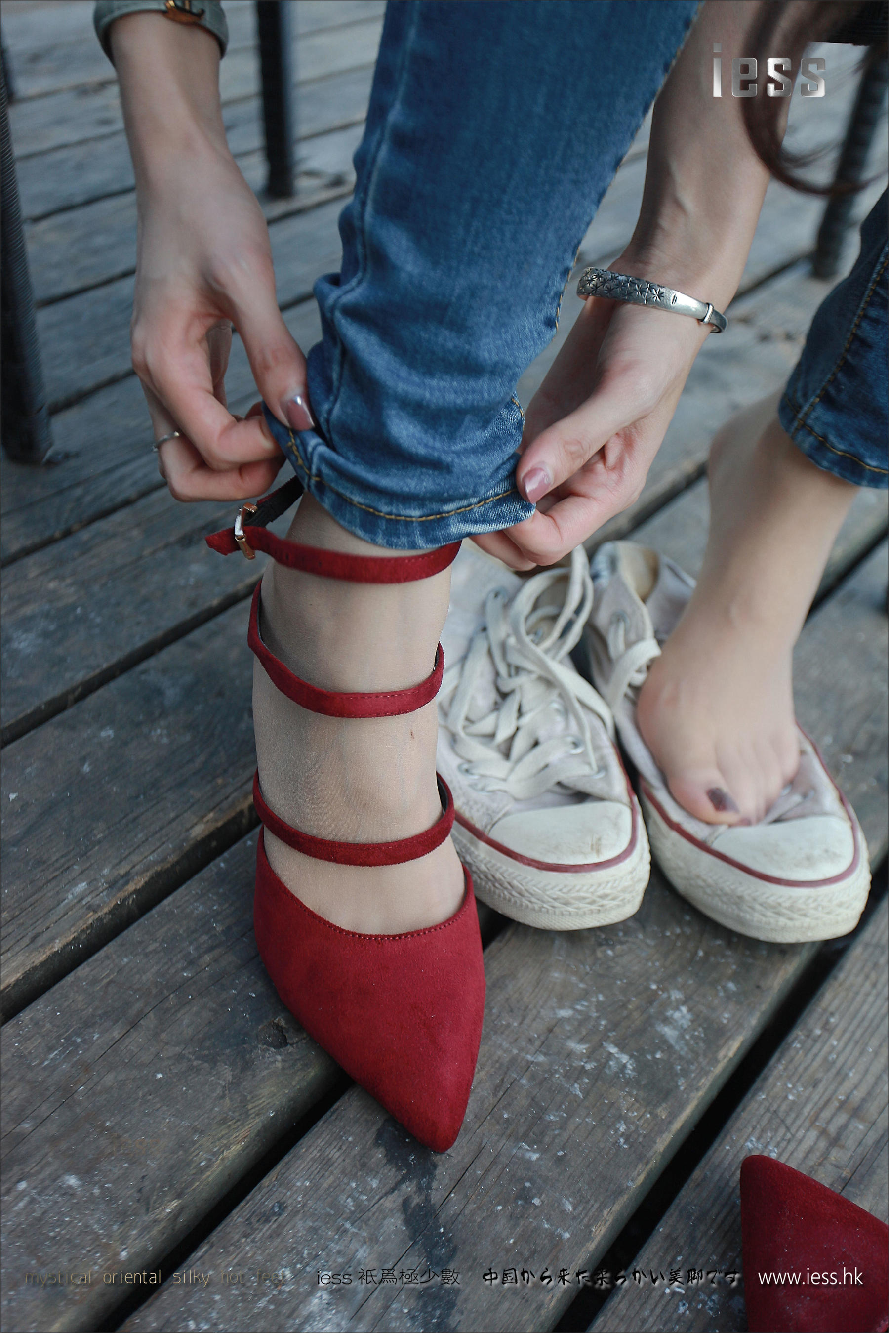 图片[9]-丝足便当102 佳爷 《仙女牌牛仔裤与高跟肉丝》[IESS异思趣向]-秀臀网-高品质图集网