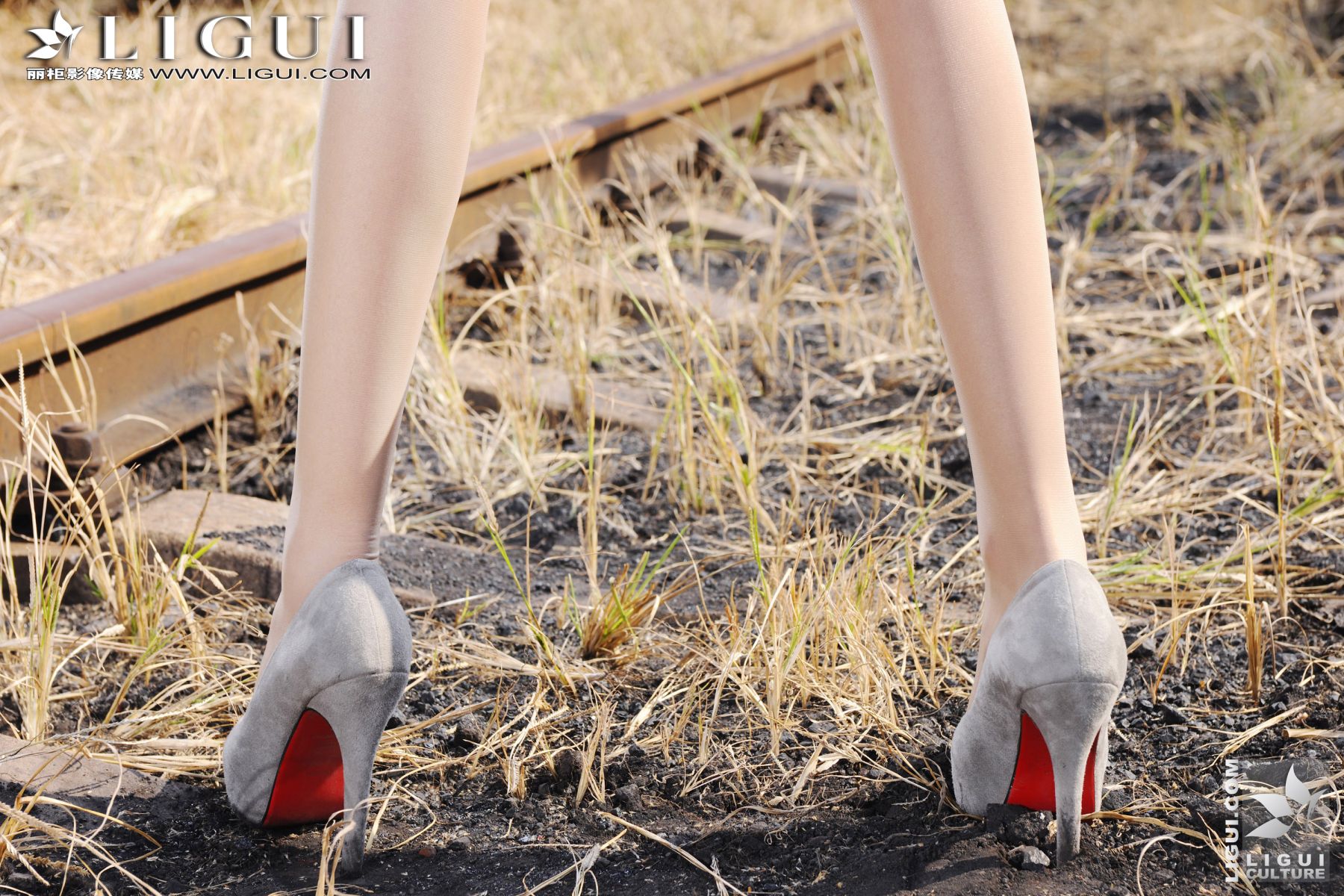图片[7]-Model 文欣《小镇火车站的美腿诱惑》上下合集 [丽柜LiGui] 美腿玉足写真图片-秀臀网-高品质图集网
