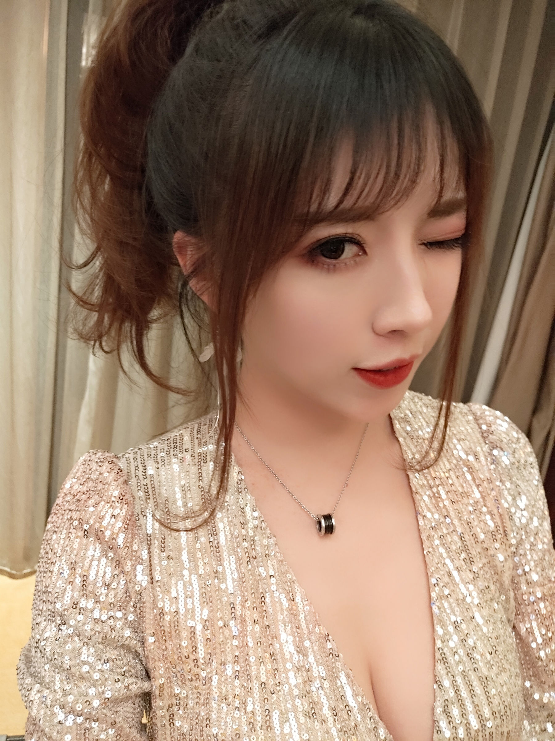 图片[8]-[COS福利] 斗鱼主播小女巫露娜 – 亮片裙肉丝-秀臀网-高品质图集网