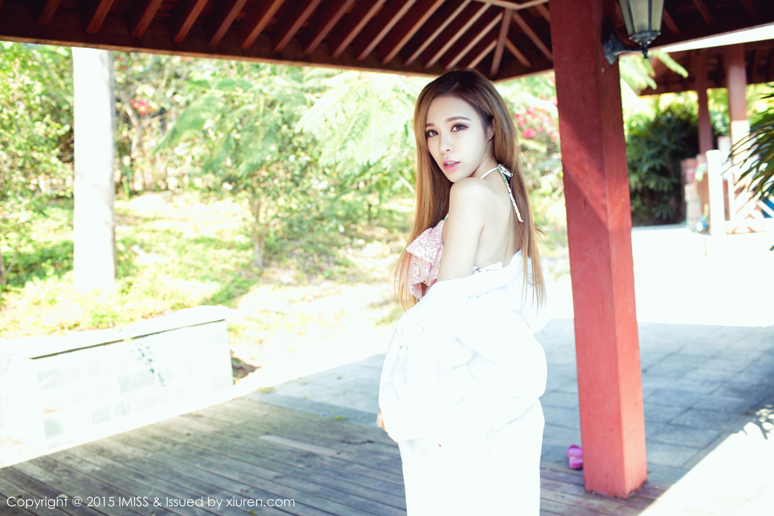 图片[7]-重庆美女游潇潇《旅拍套图》 [爱蜜社IMiss] Vol.047-秀臀网-高品质图集网