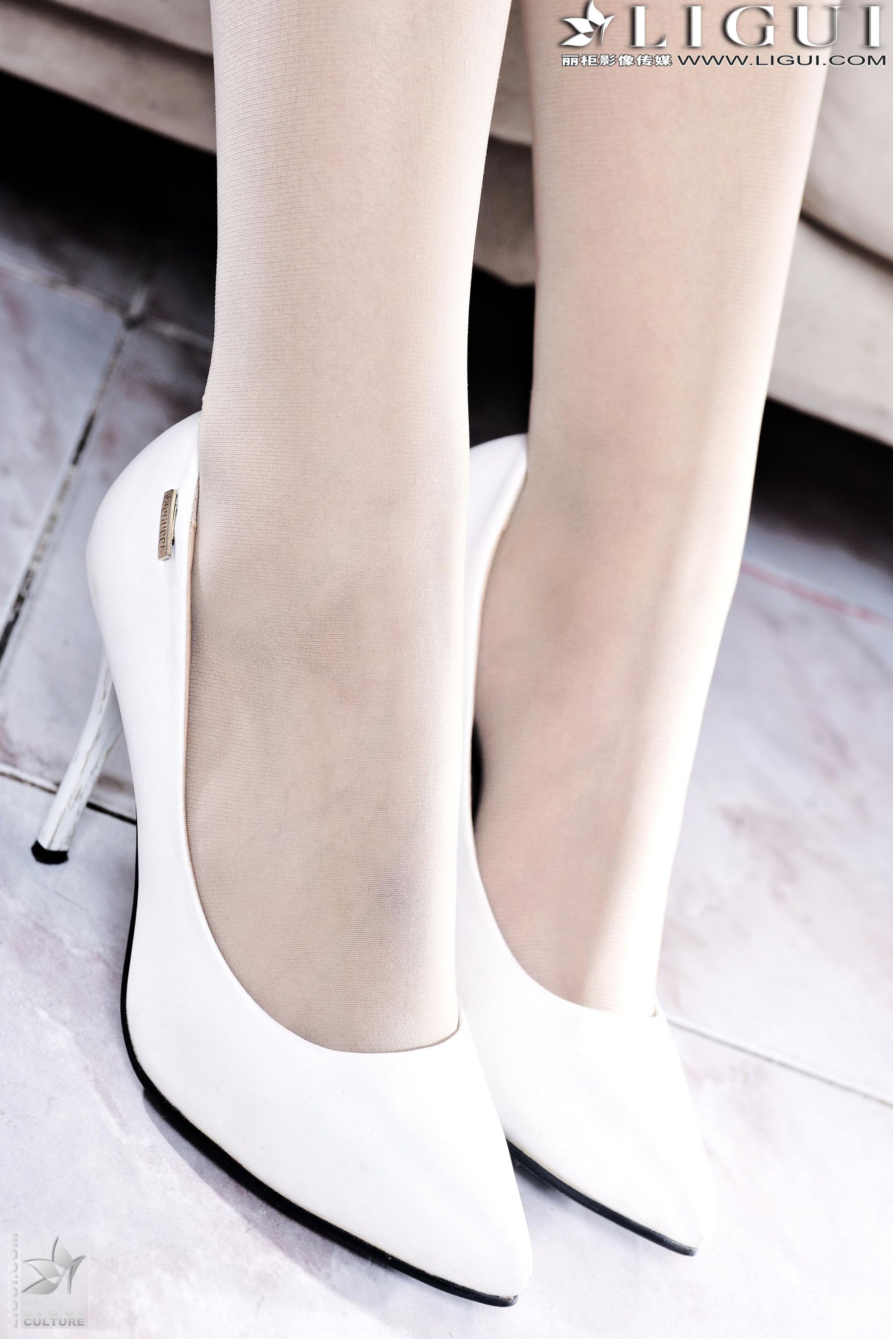 图片[9]-Model 芳丽/小杨幂《甜美的时尚女郎》 [丽柜LiGui] 美腿玉足写真图片-秀臀网-高品质图集网
