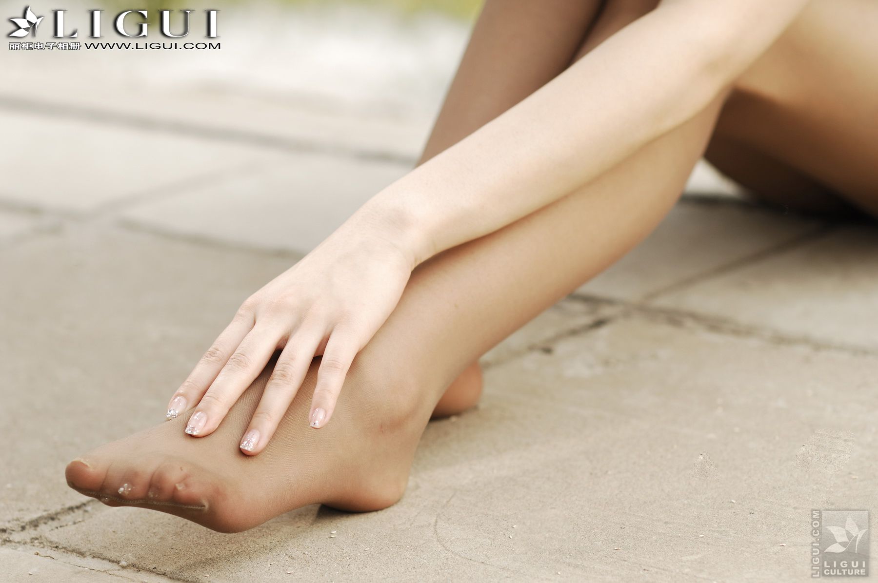 图片[8]-Model Vicky《唯美的外景表演》 [丽柜LiGui] 美腿玉足写真图片-秀臀网-高品质图集网