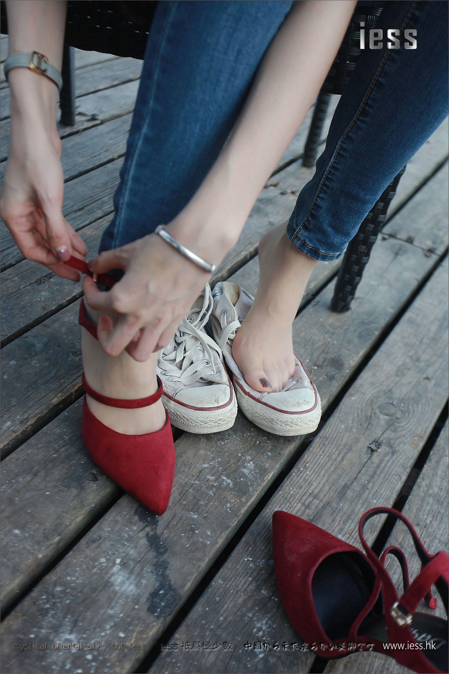 图片[8]-丝足便当102 佳爷 《仙女牌牛仔裤与高跟肉丝》[IESS异思趣向]-秀臀网-高品质图集网