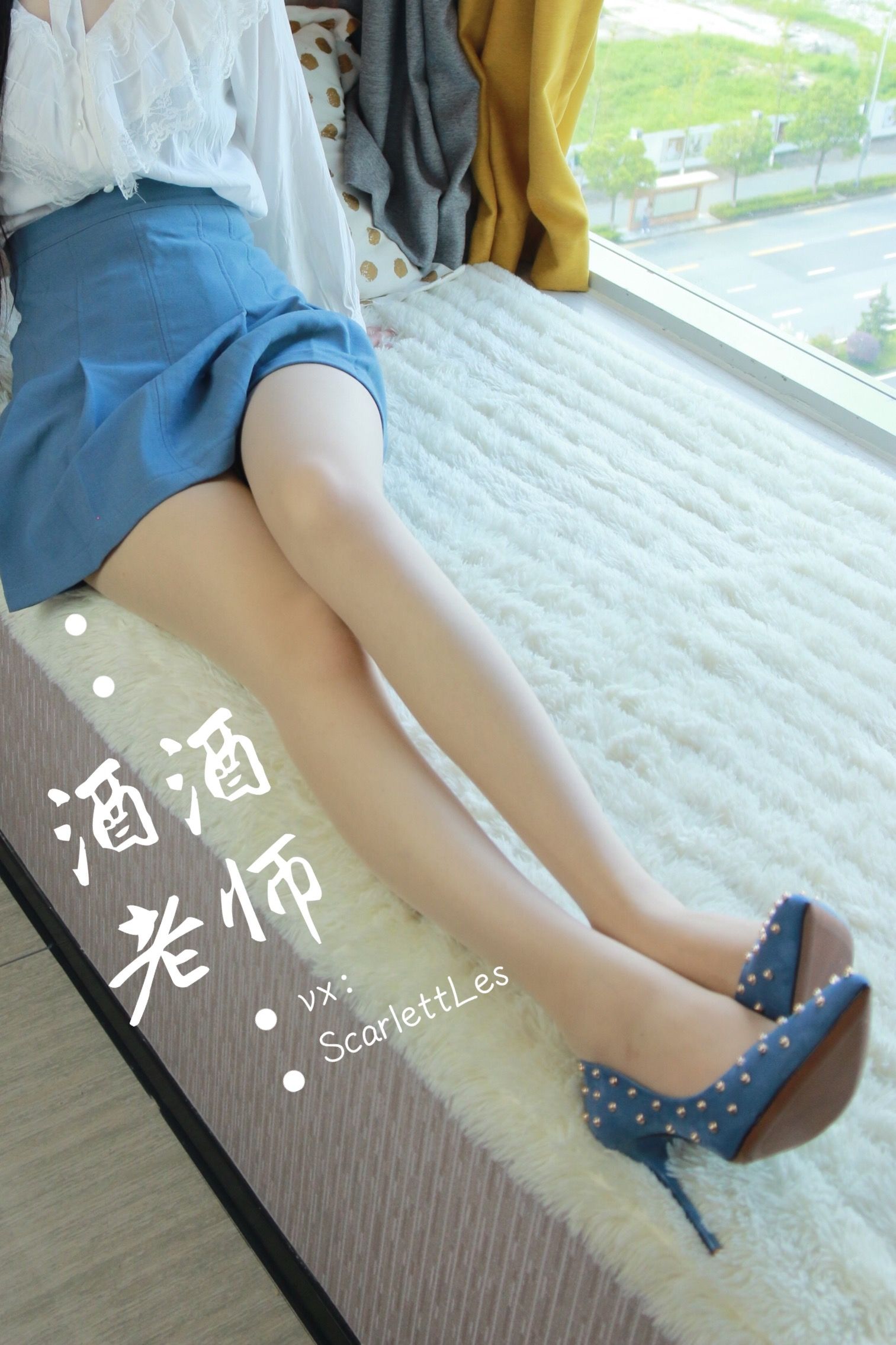 图片[2]-[网红COS] 酒酒老师 – 蓝色短裙白丝少女风-蕾丝百合网-美图分享,Cosplay美图,私房写真,套图下载