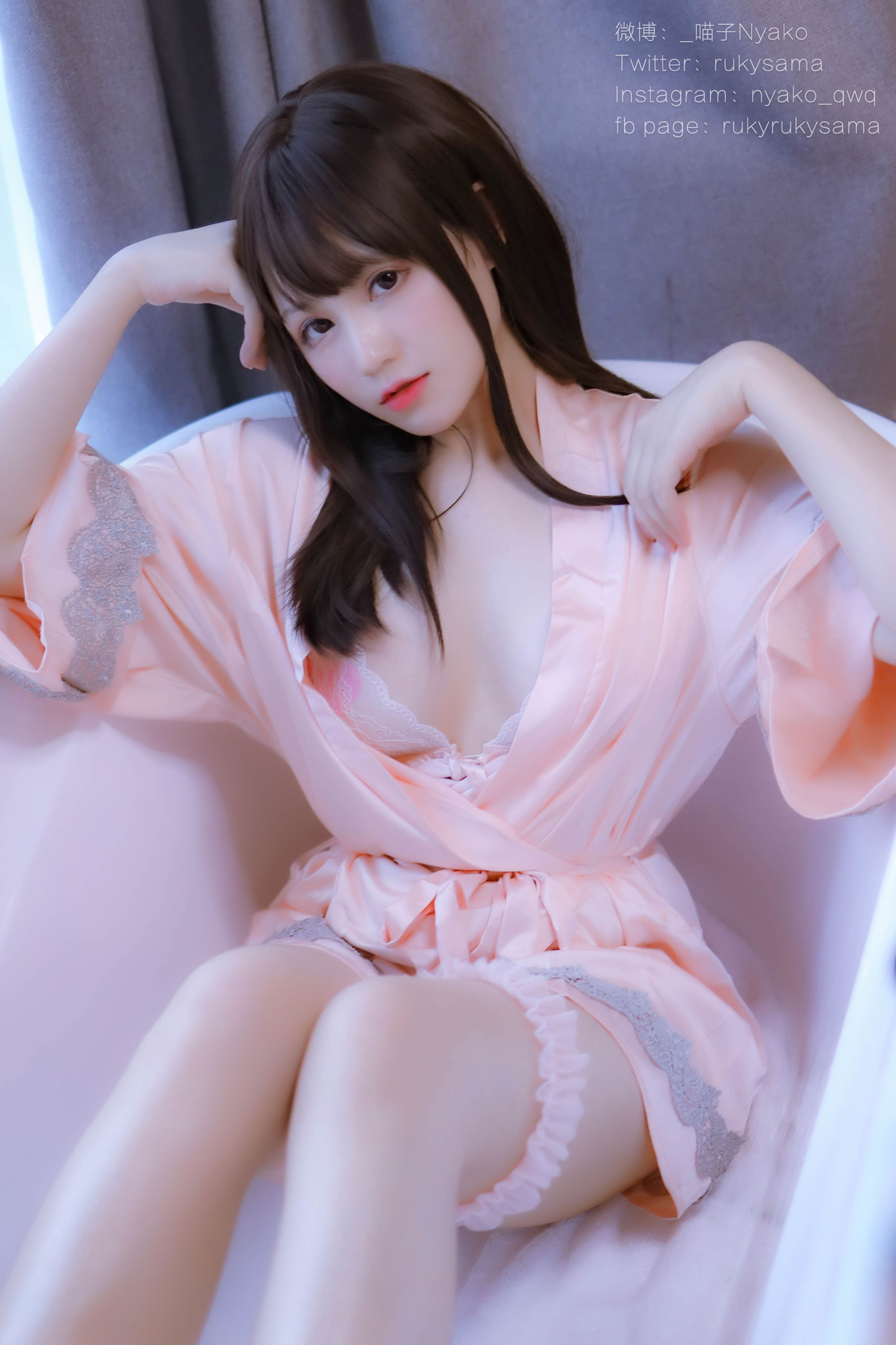图片[5]-[网红COSER写真] 萌妹子Nyako喵子 – 妄想彼女との同棲生活 之 粉嫩丝绸睡衣-蕾丝百合网-美图分享,Cosplay美图,私房写真,套图下载