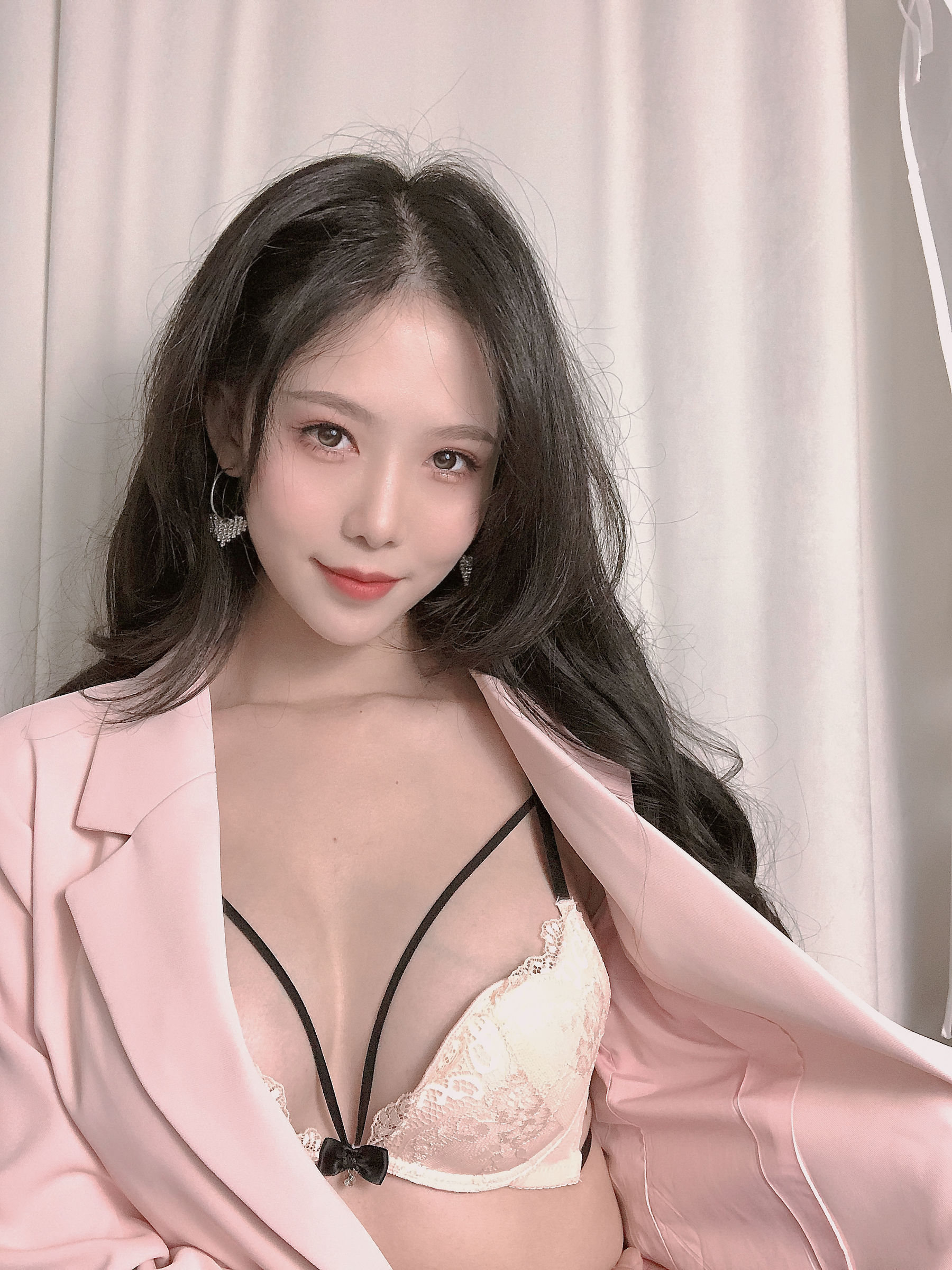 图片[5]-[网红COSER写真] 抖娘-利世图集 – 粉色西装-蕾丝百合网-美图分享,Cosplay美图,私房写真,套图下载