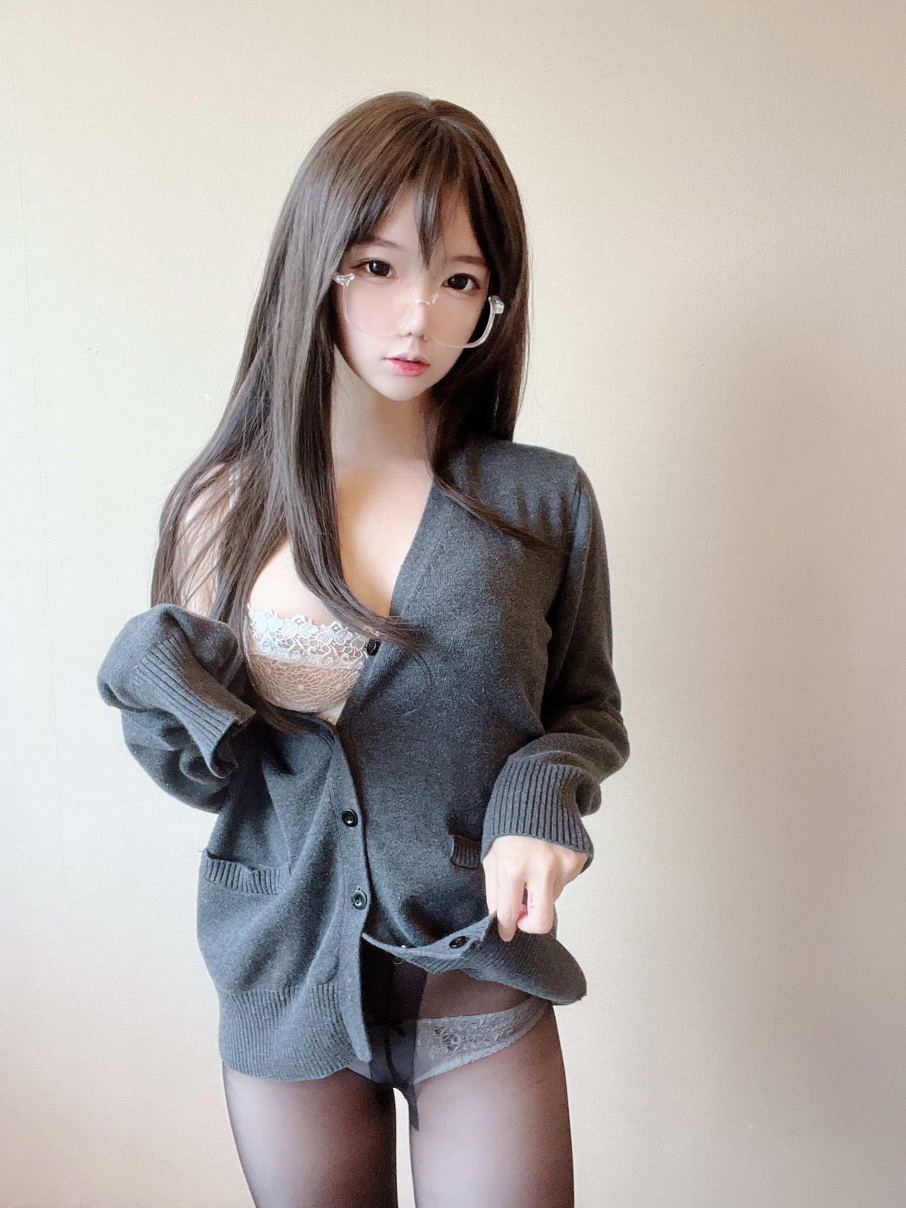 图片[8]-[福利COS] 莉犬酱 – 黑丝白蕾丝-秀臀网-高品质图集网