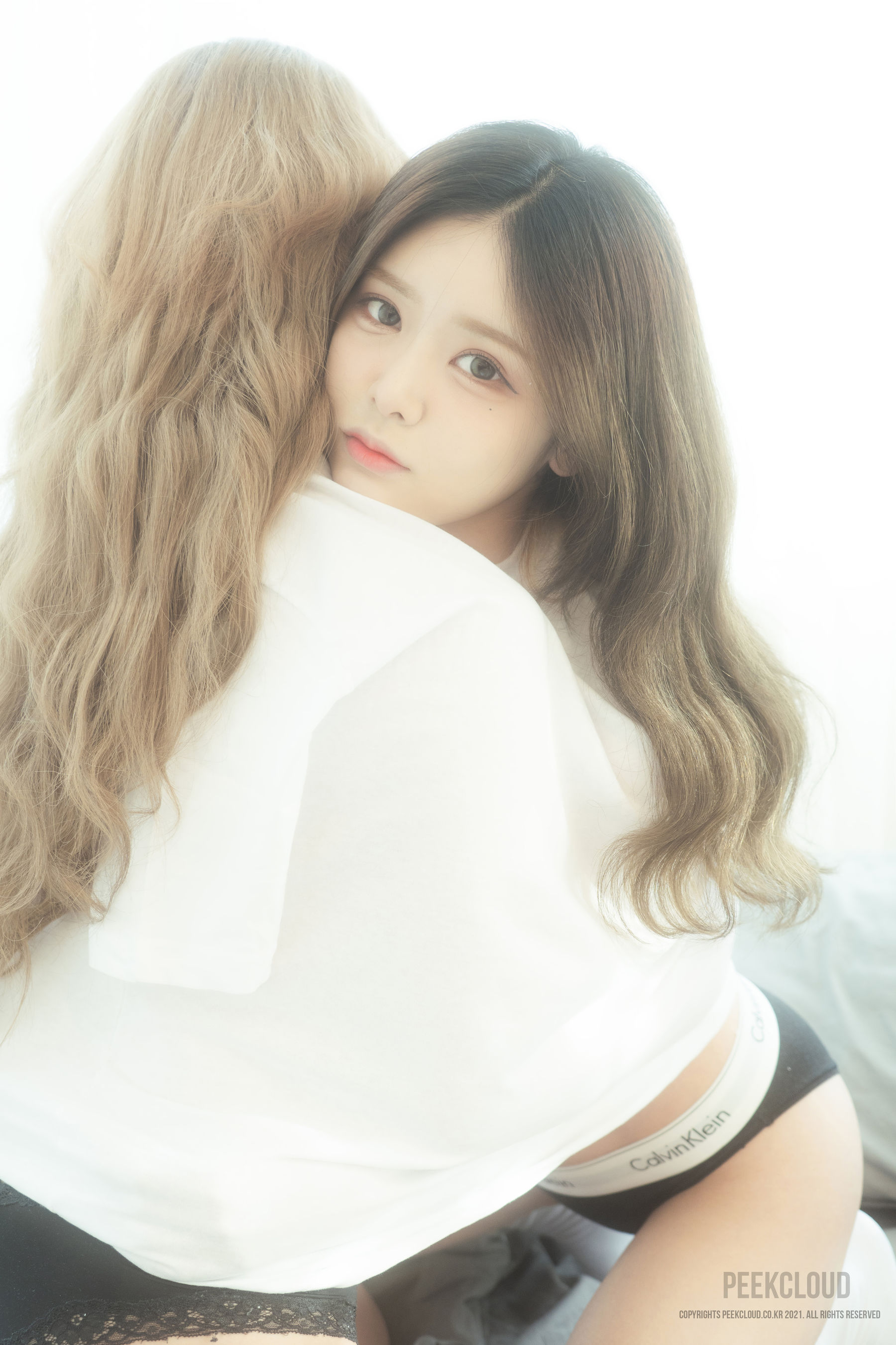 图片[9]-[PEEKCLOUD] GirlCrush Bomi x Yuka – Christmas Twin Edition Xmas-秀臀网-高品质图集网