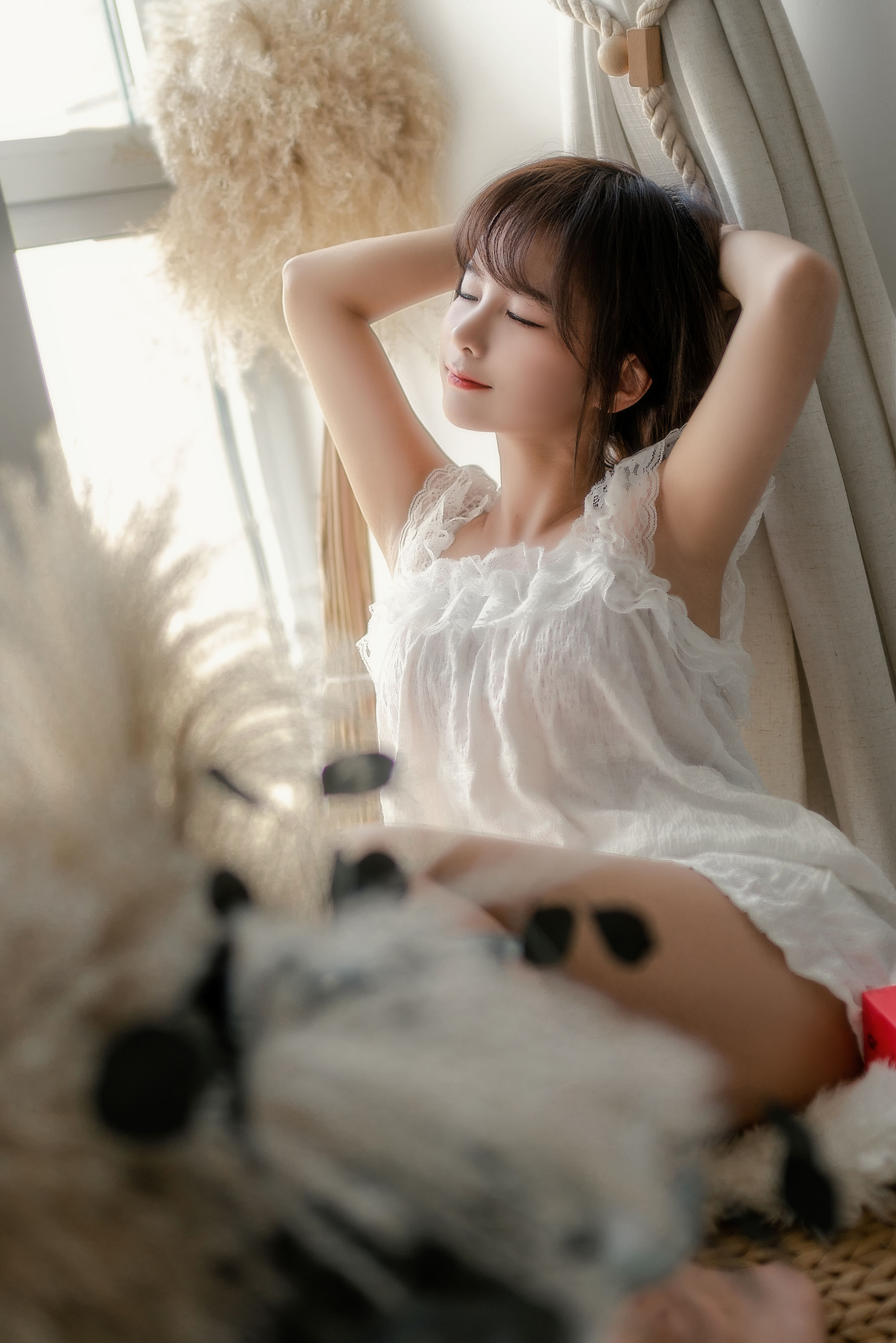 [COS福利] 动漫博主蠢沫沫 – 大象 白睡衣-蕾丝百合网-美图分享,Cosplay美图,私房写真,套图下载