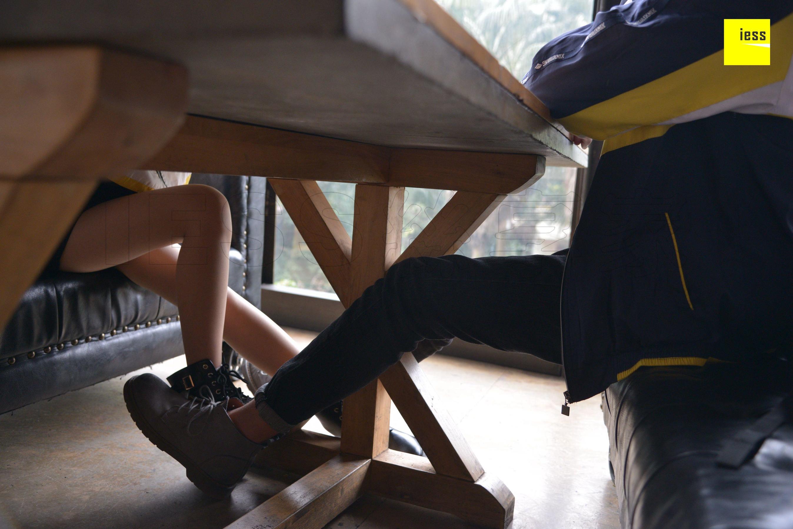 图片[9]-晶晶《丝启蒙》 [异思趣向IESS] 丝享家【魔鬼周三】特刊16期-秀臀网-高品质图集网