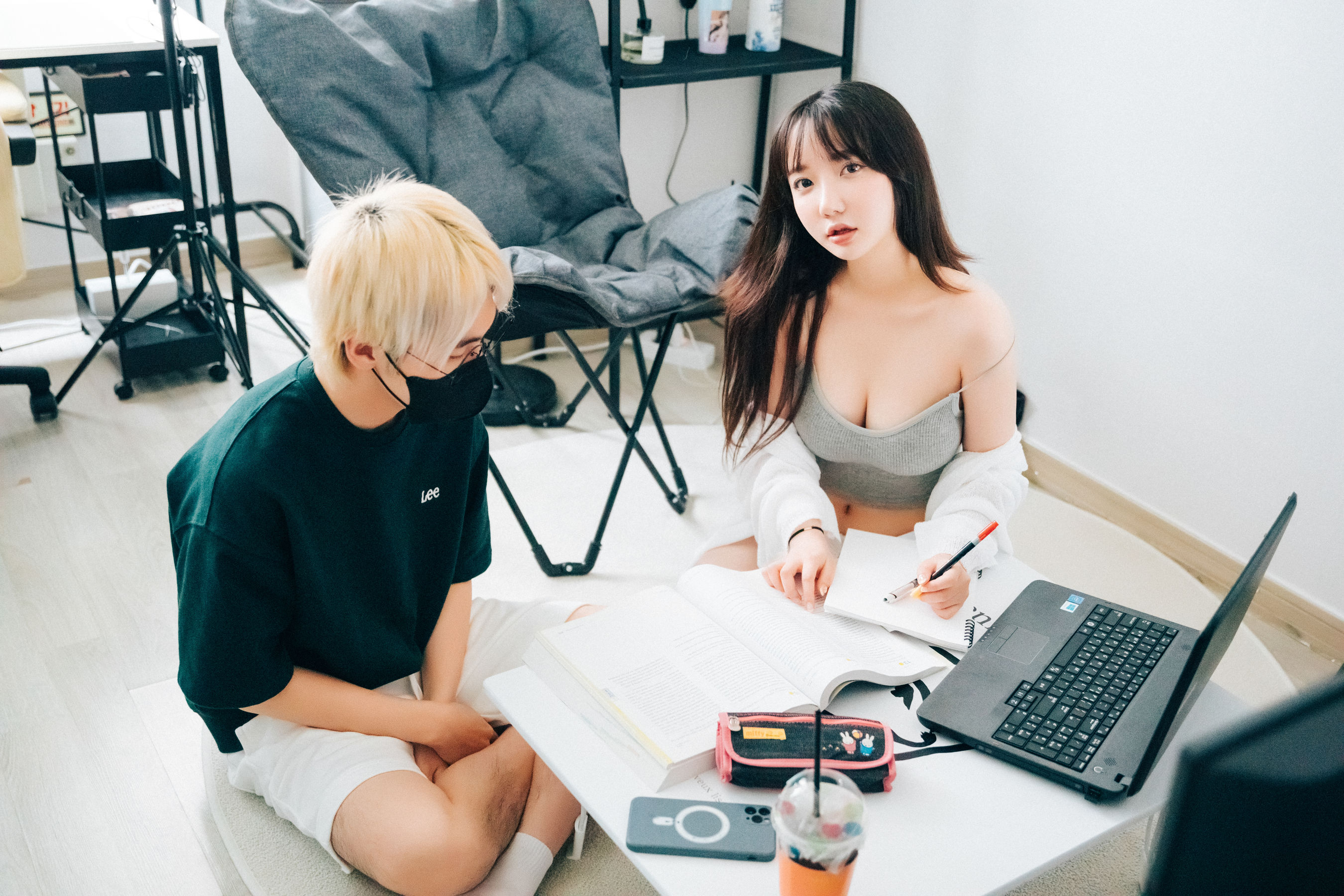 [LOOZY] Yeeun – Rrivate tutor-蕾丝百合网-美图分享,Cosplay美图,私房写真,套图下载