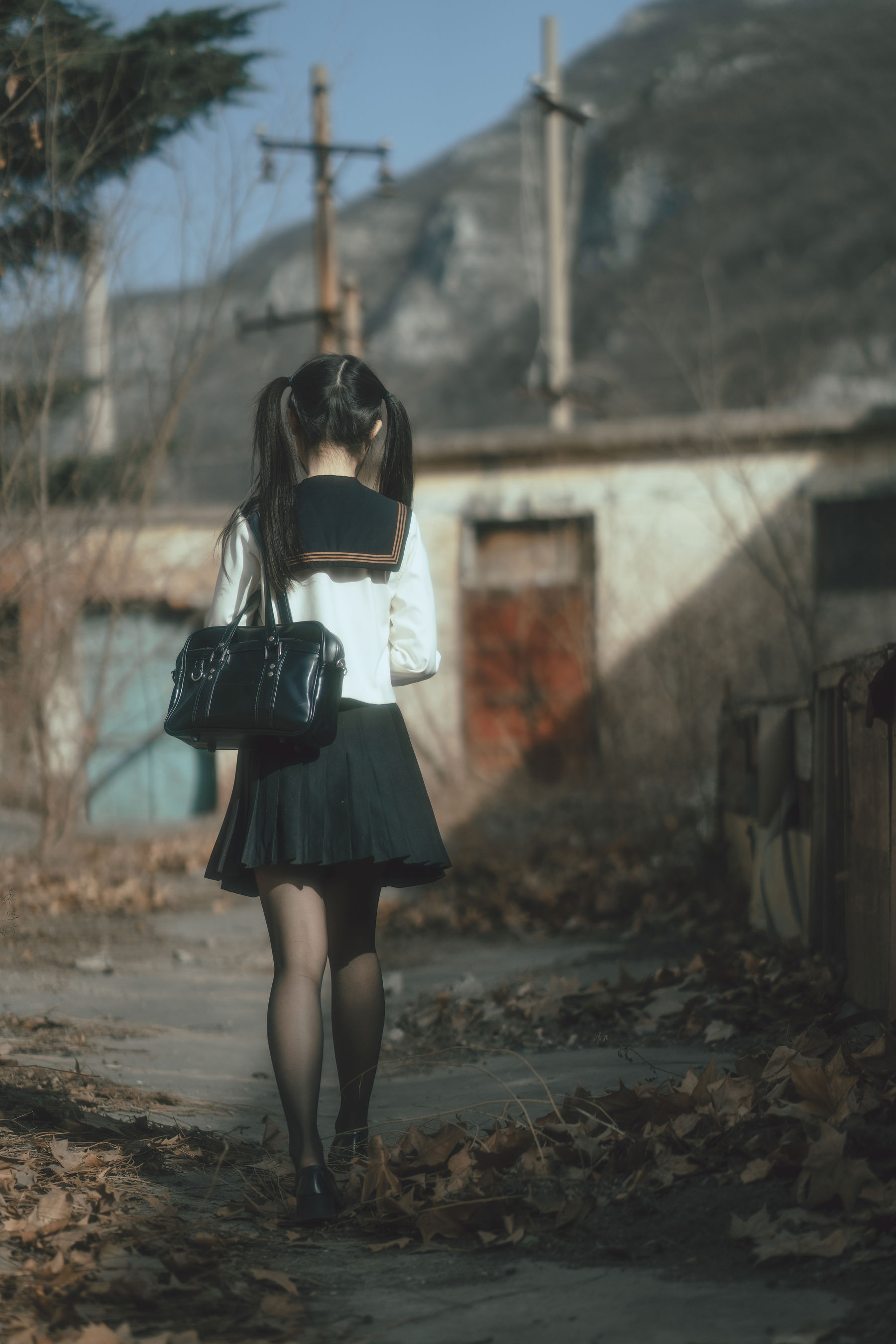 图片[3]-[福利COS] 六味帝皇酱 – 废墟JK-蕾丝百合网-美图分享,Cosplay美图,私房写真,套图下载
