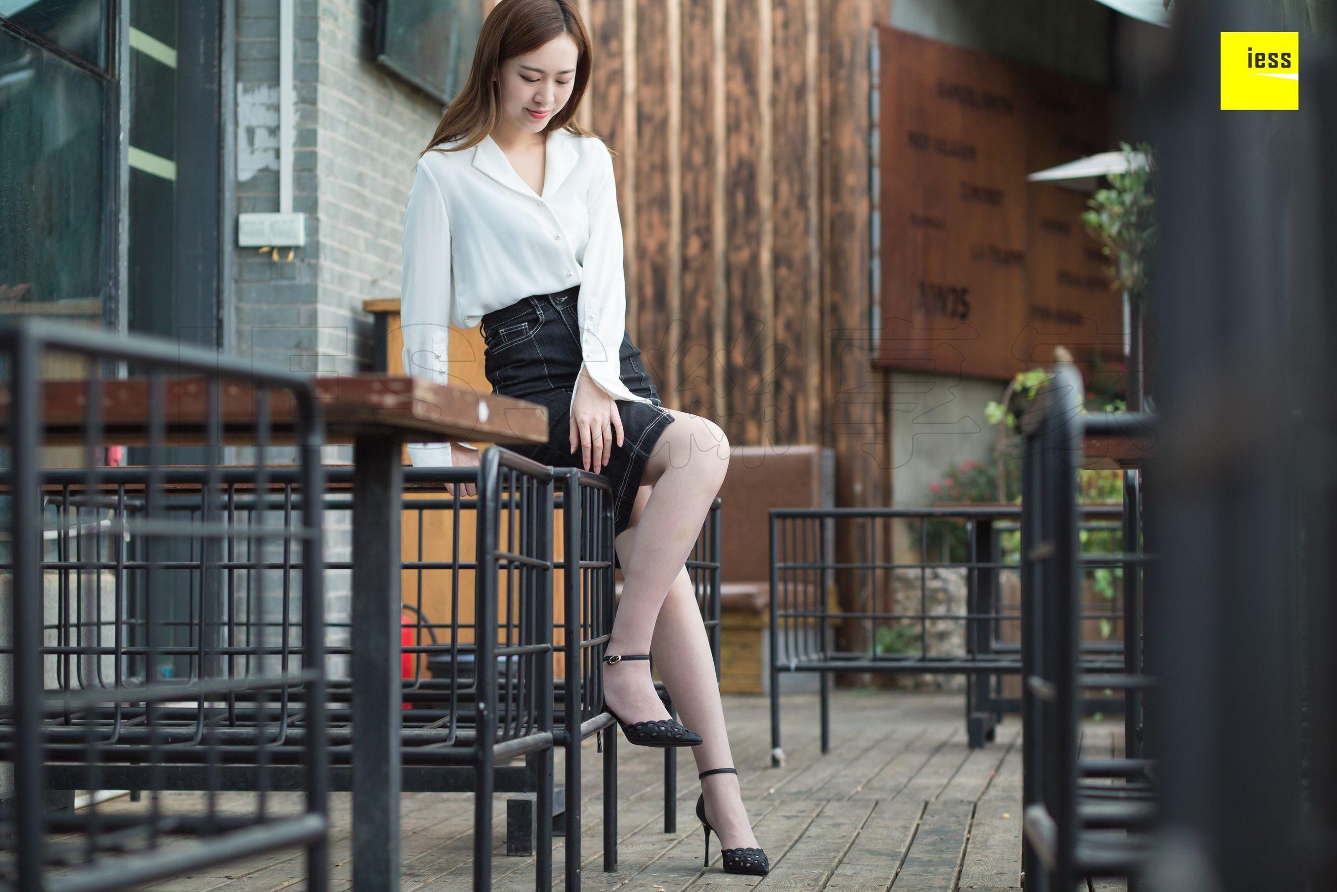 图片[5]-[异思趣向IESS] 模特紫紫《紫紫知性灰丝》-秀臀网-高品质图集网