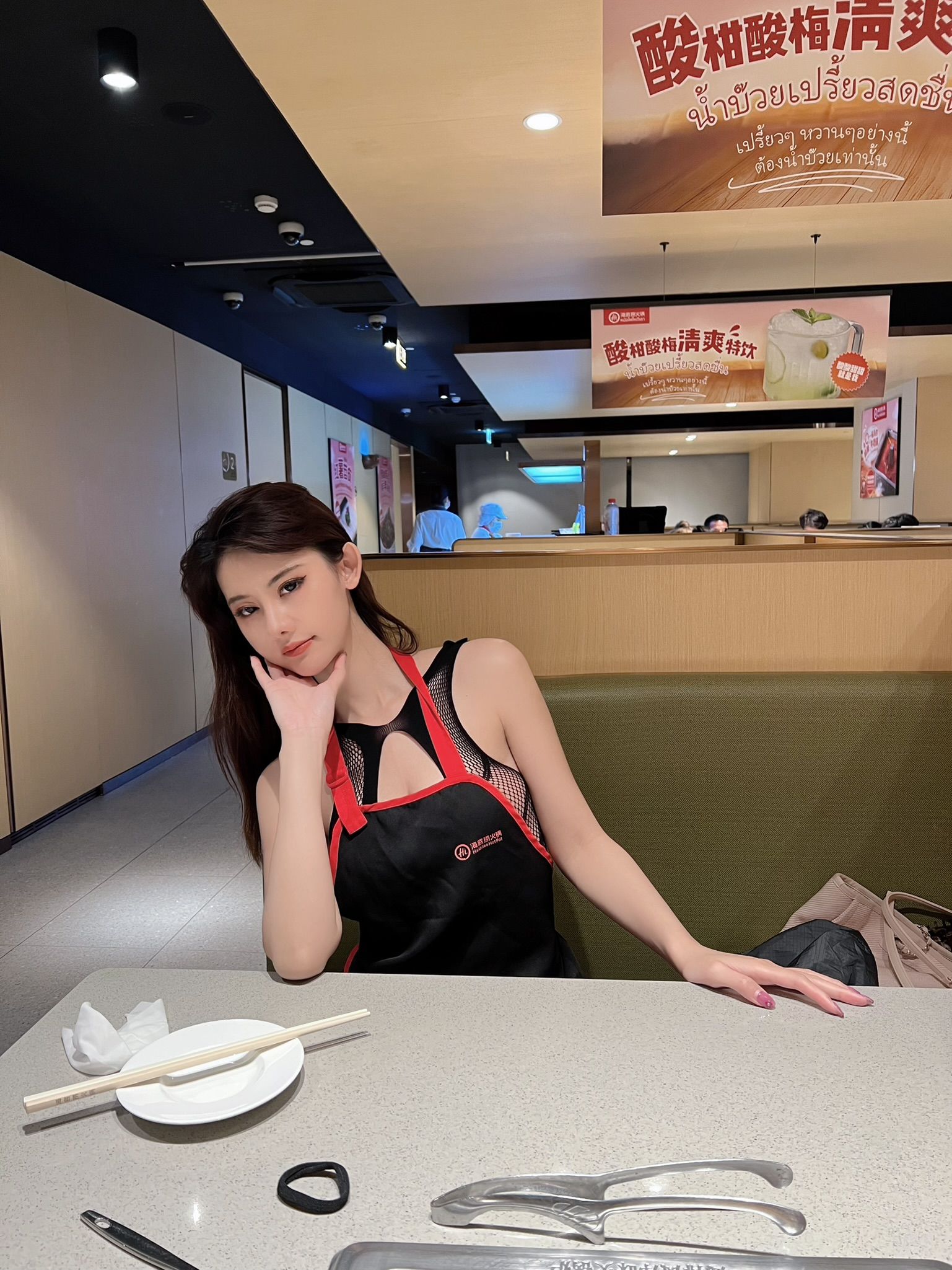 美女模特Azhua19970(阿朱啊) – 海底捞-蕾丝百合网-美图分享,Cosplay美图,私房写真,套图下载