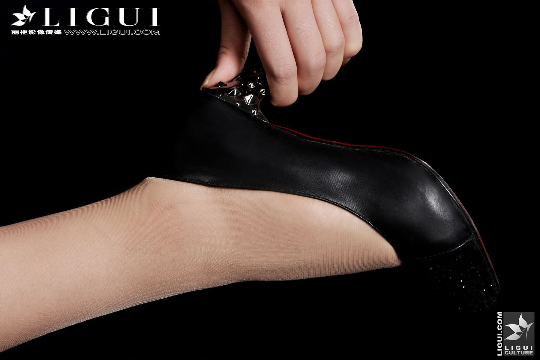 图片[9]-Model 怡萱《迷人的家庭女教師》上中下合集版 [丽柜LiGui] 美腿玉足写真图片-秀臀网-高品质图集网